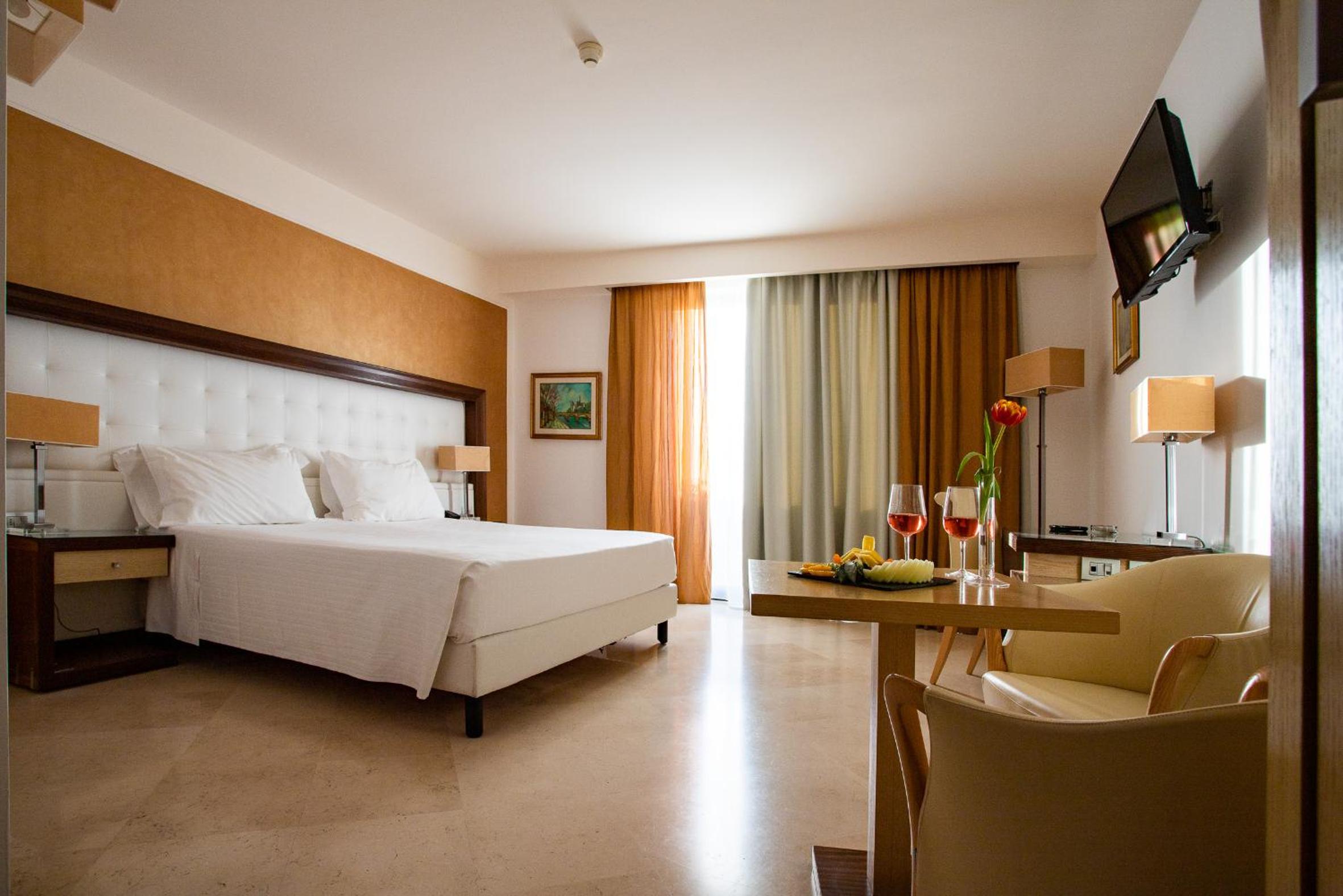 Superior Double or Twin Room - Photo 4