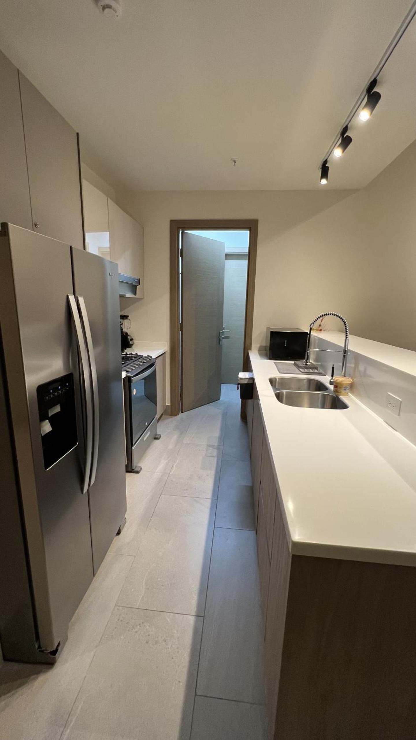 Apartment photo 2