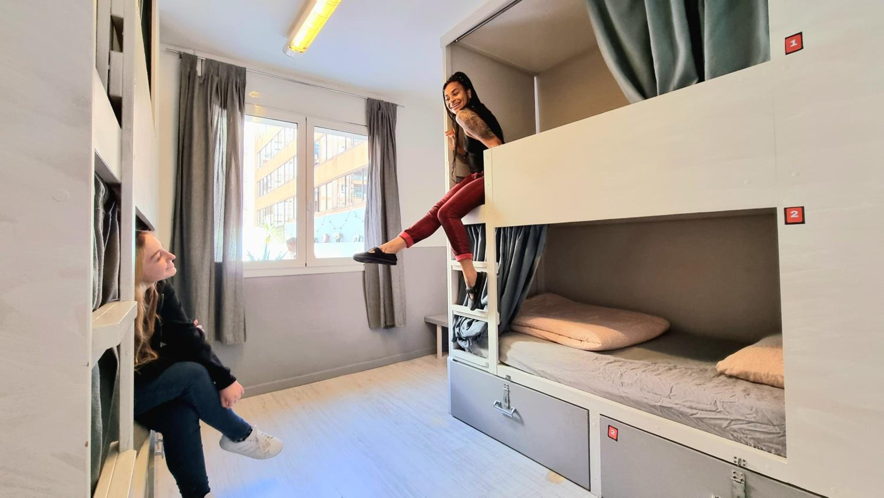 Bed in 4-Bed Mixed Dormitory Room photo 2