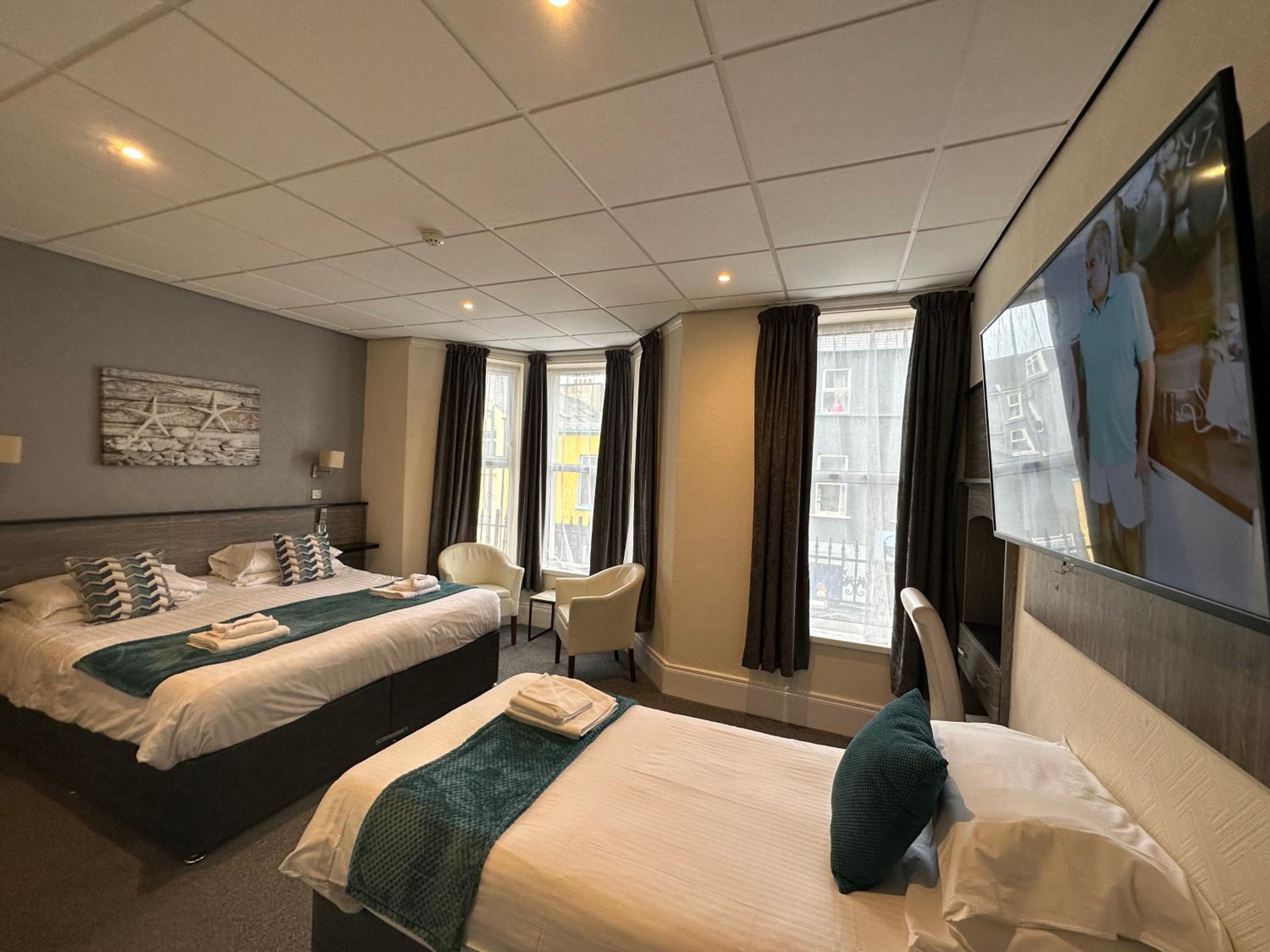 Double or Twin Room photo 2