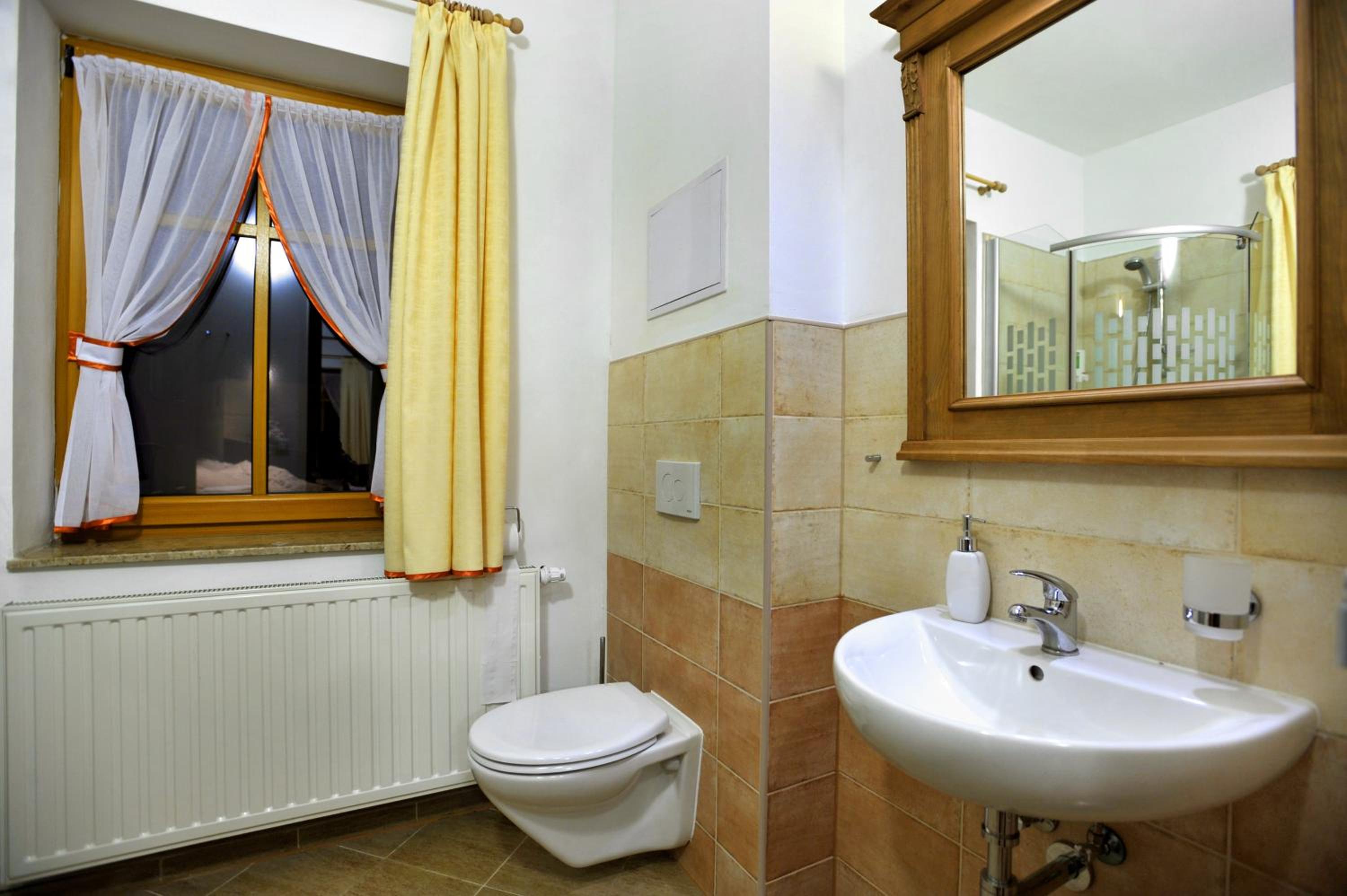 Four-Bedroom House photo 3