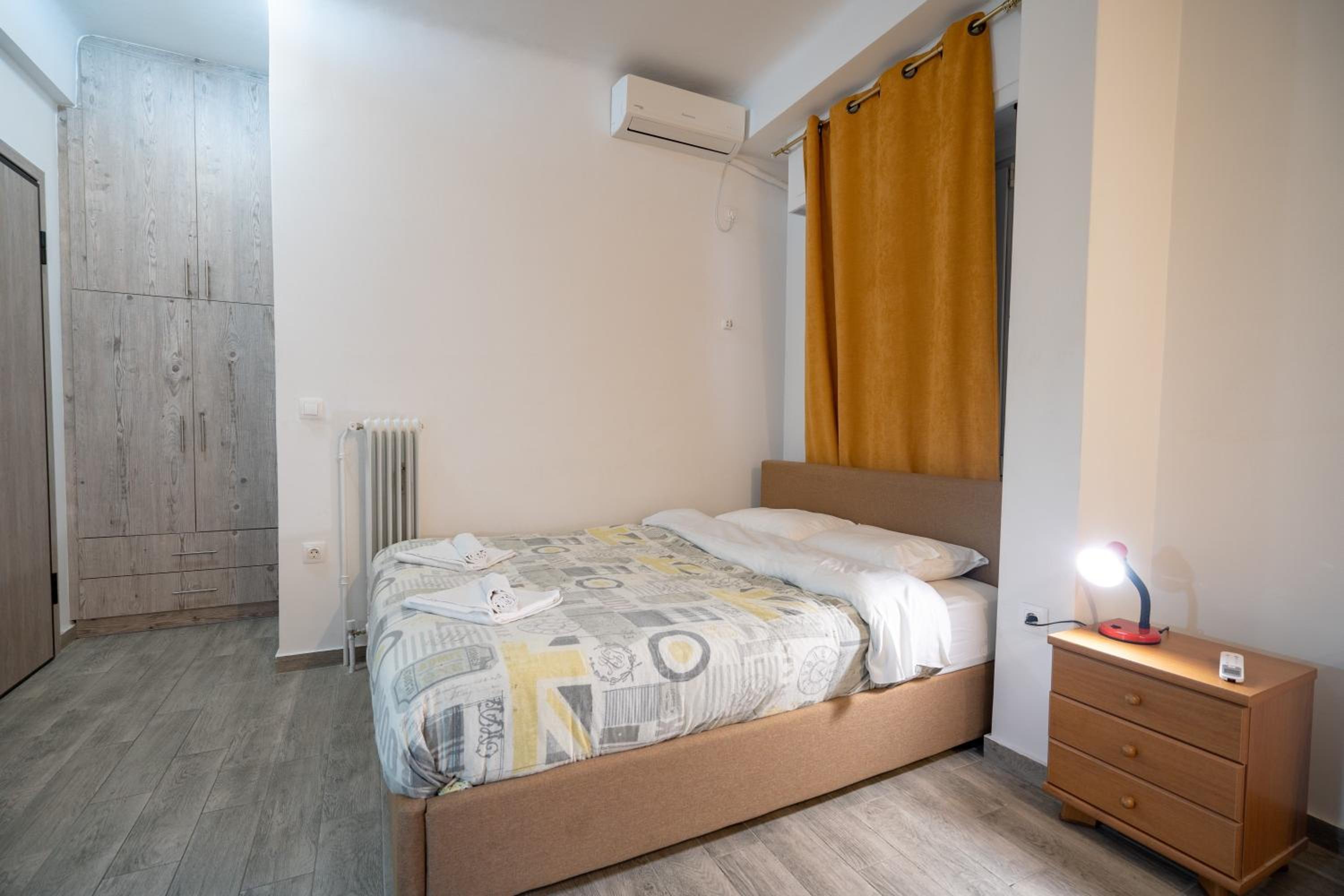 One-Bedroom Apartment