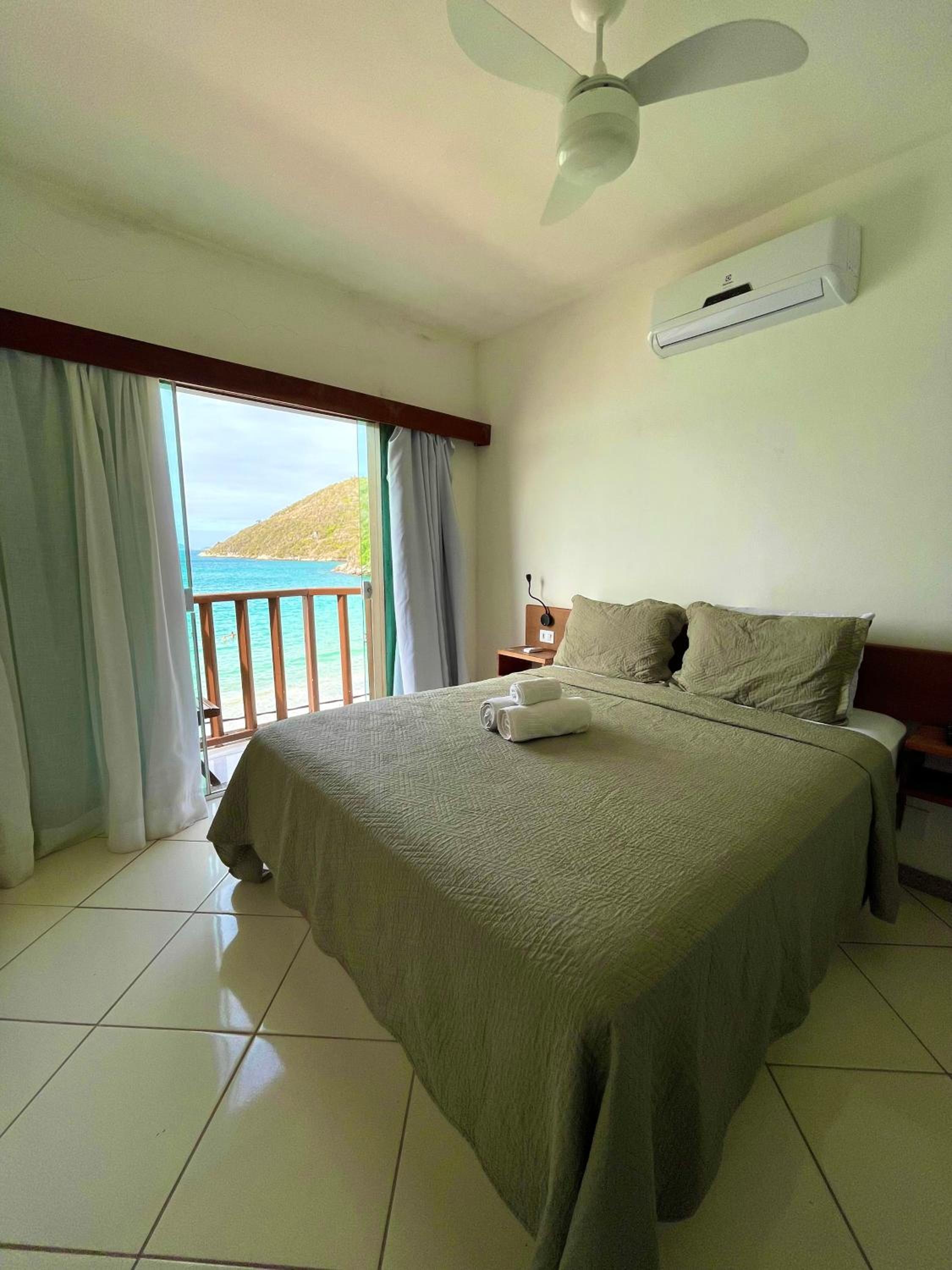 Queen Room with Sea View - Photo 3