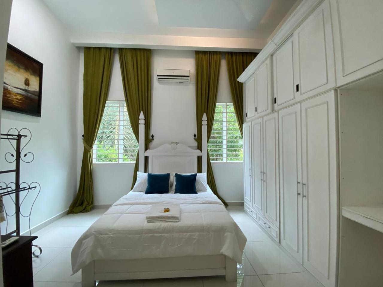 Villa photo 1