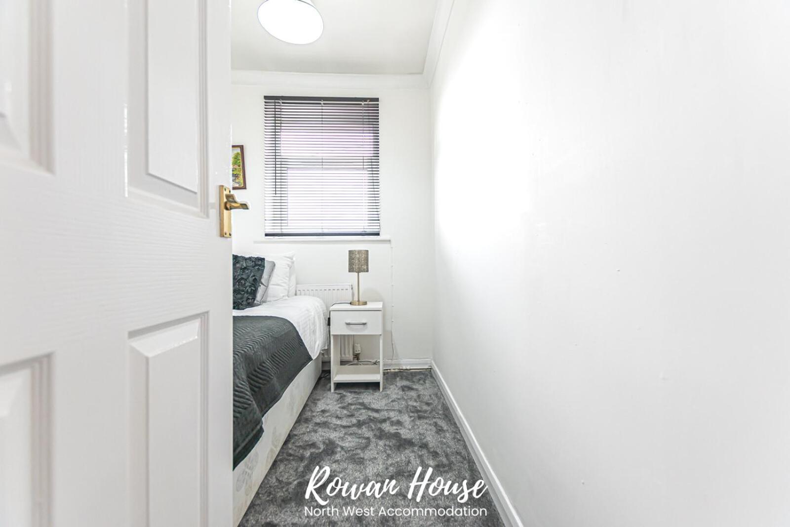 Four-Bedroom House photo 1