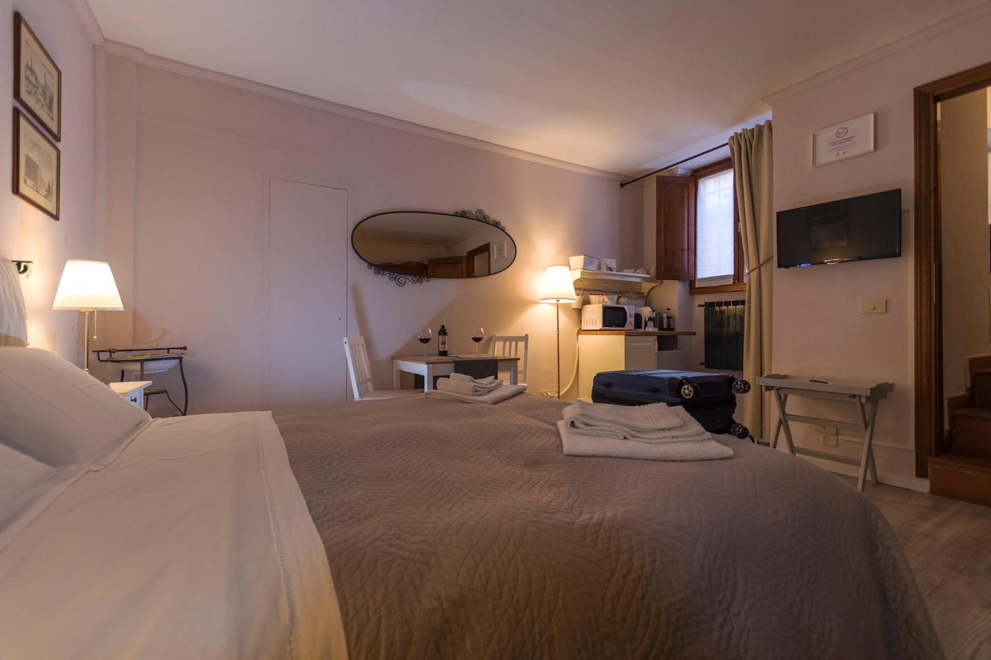 Double or Twin Room photo 3