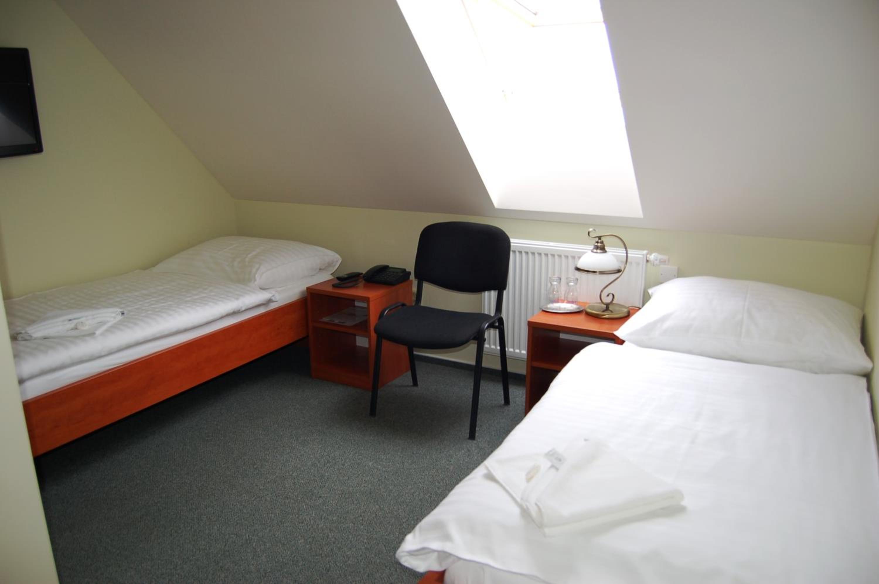Standard Twin Room photo 3