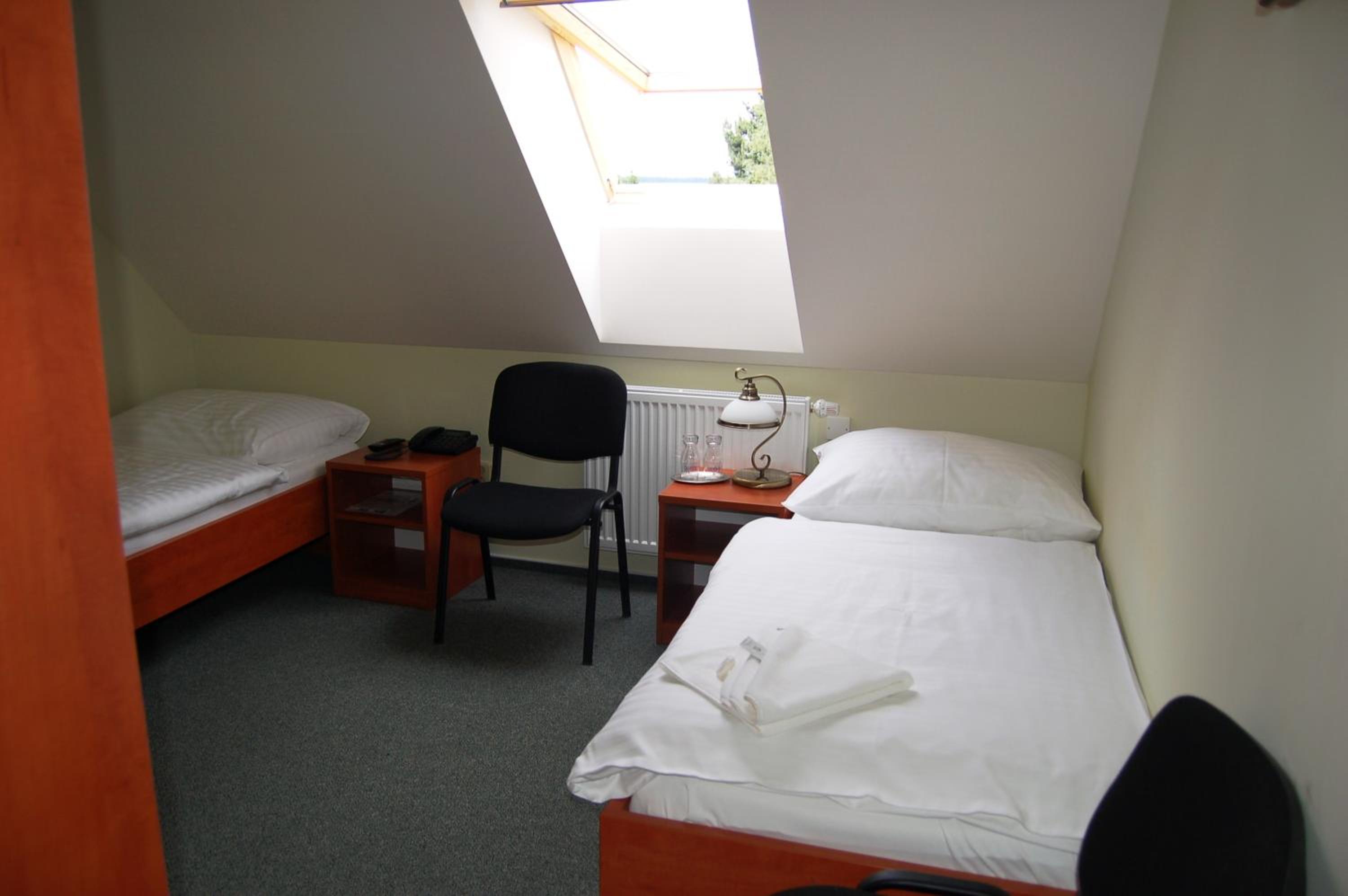 Standard Twin Room photo 2