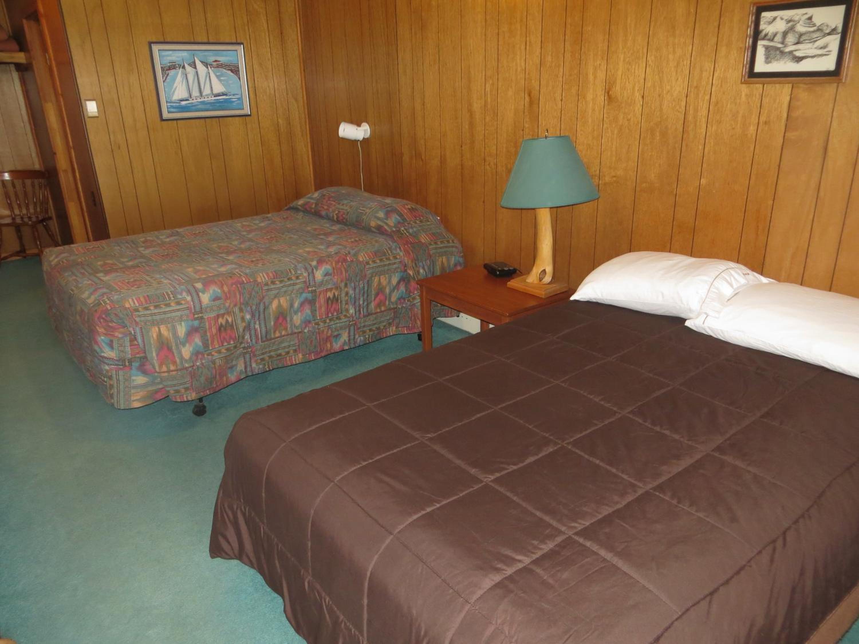 Quadruple Room with Private Bathroom photo 3