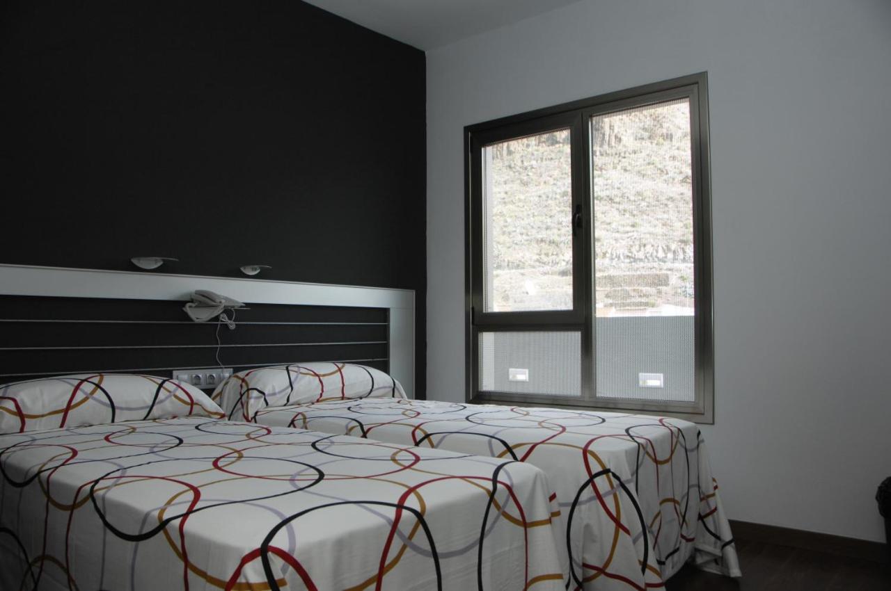 Double or Twin Room - Photo 4