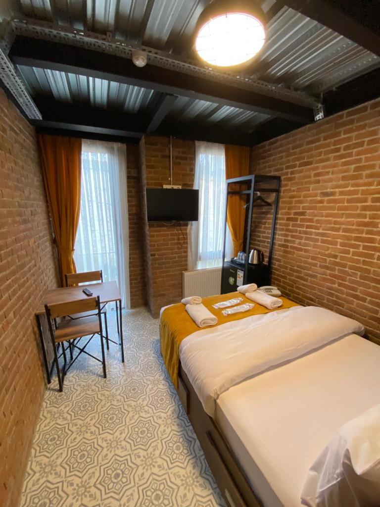 Large Double Room photo 2