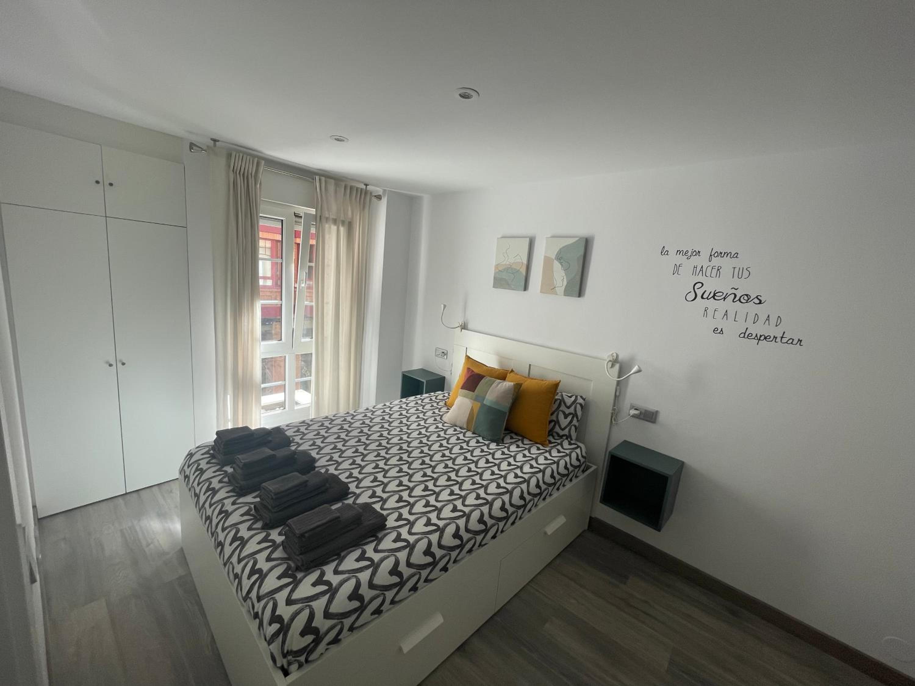 One-Bedroom Apartment - Photo 16