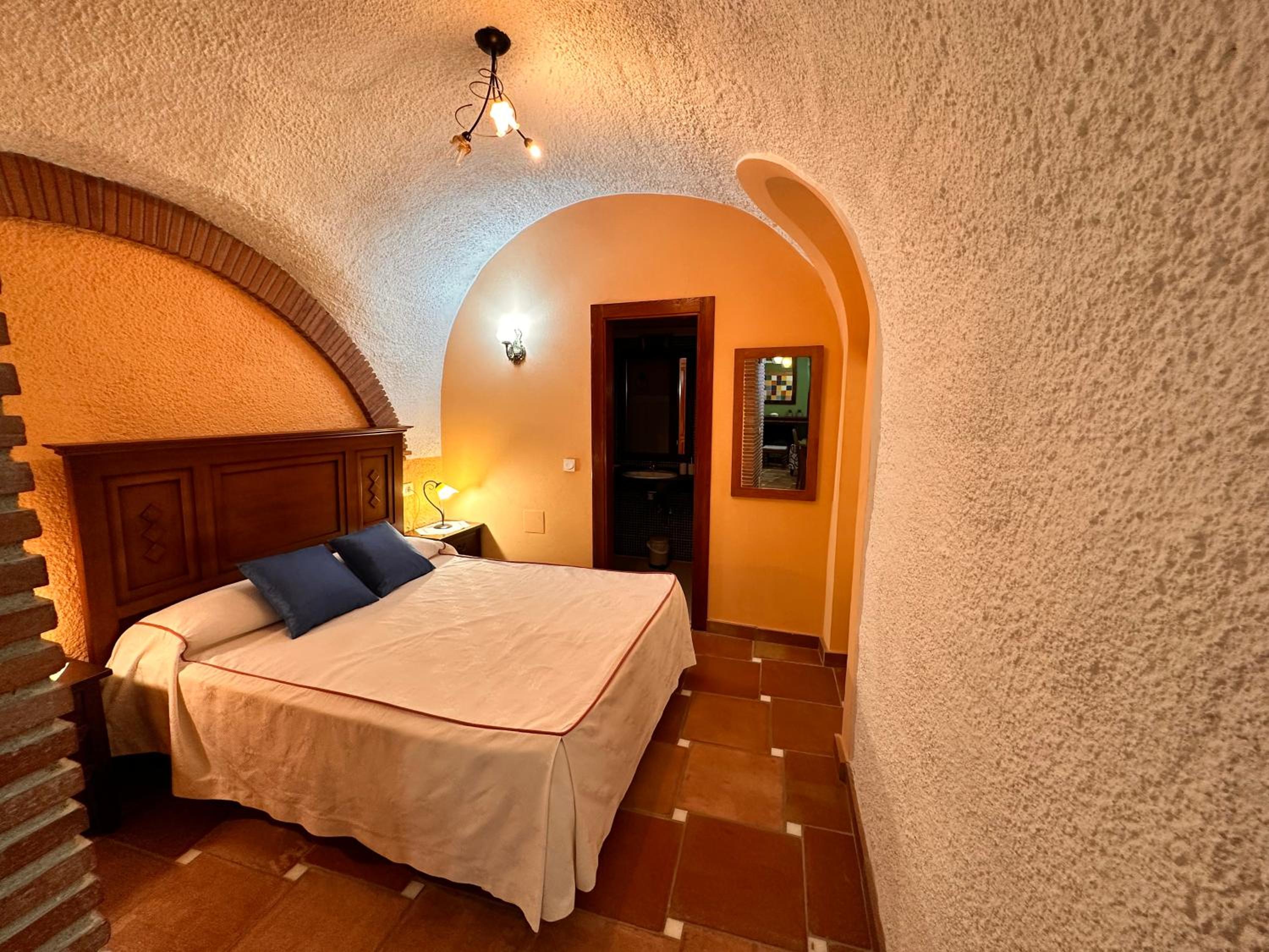 Studio Cave with Terrace, photo 7