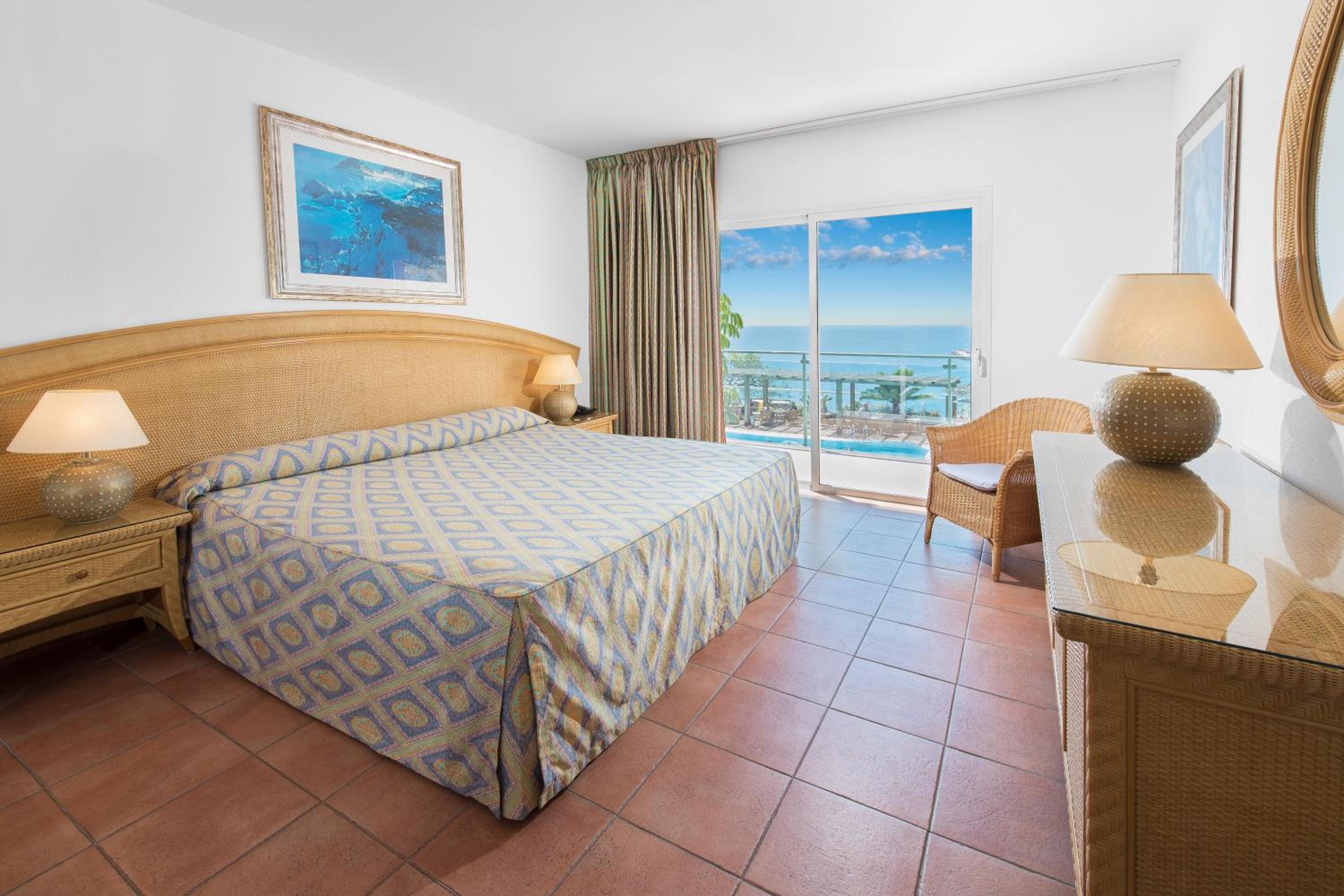 Suite (2 adultos + 2 niños)
