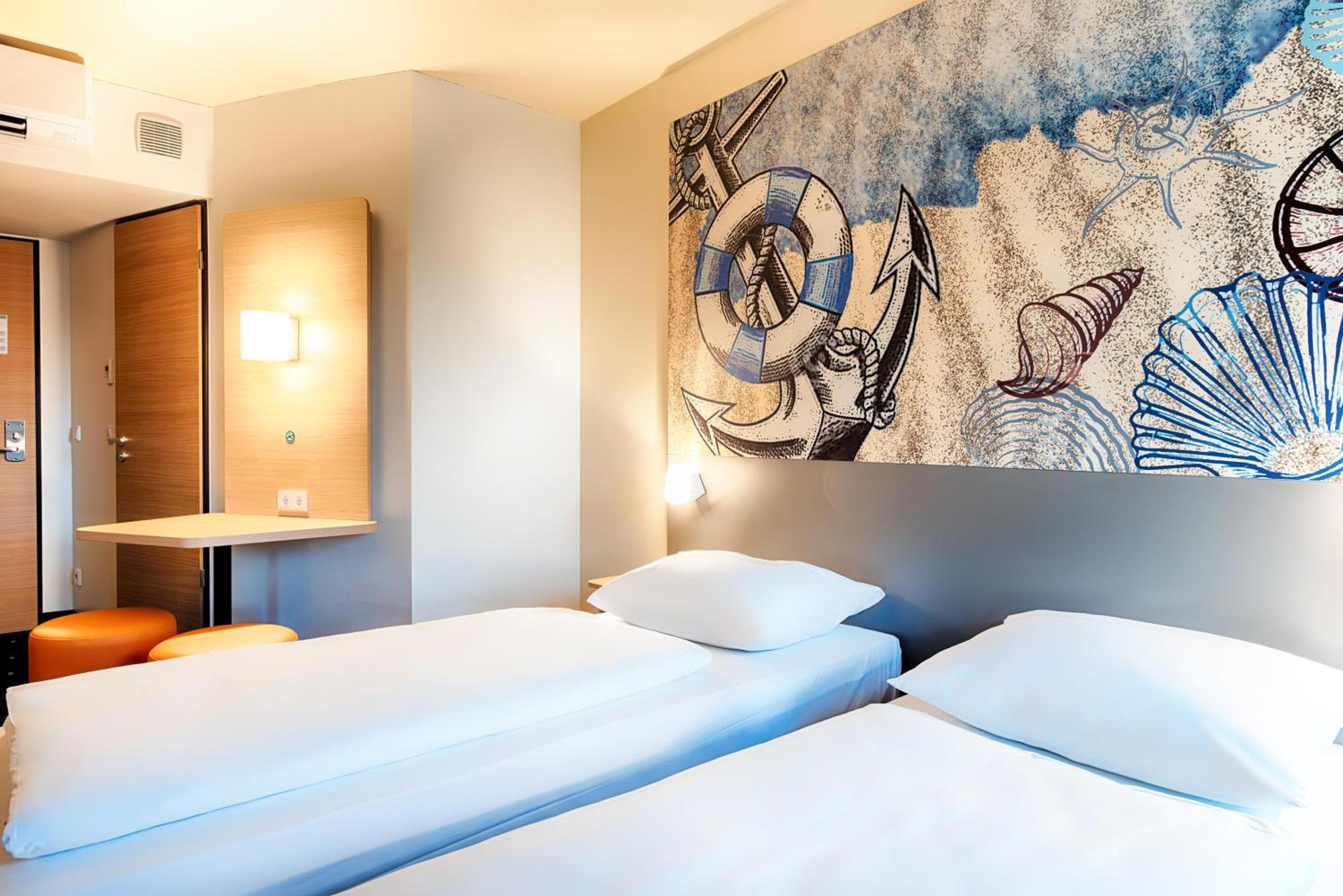 Twin Room - Photo 5