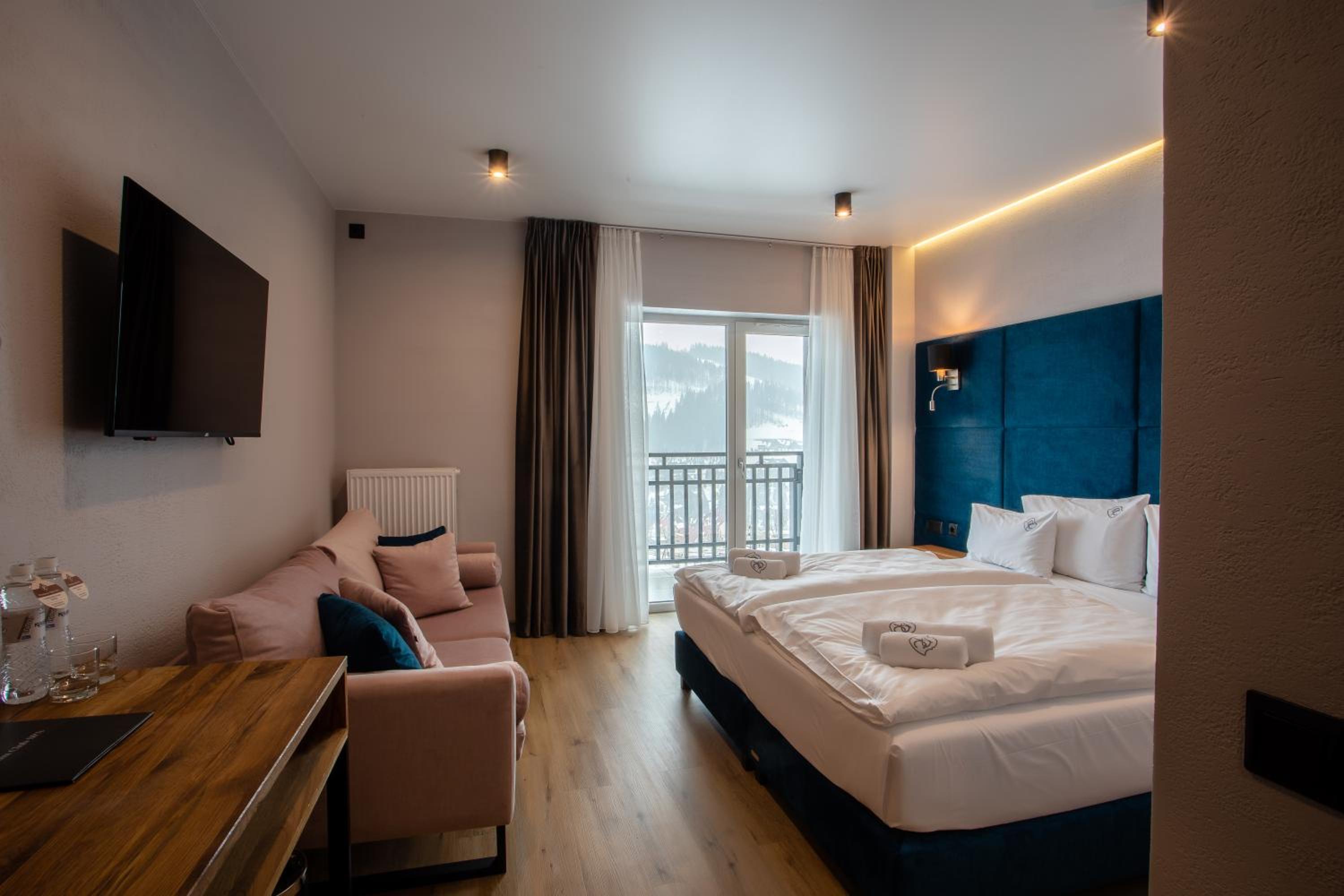 Double or Twin Room with Mountain View and Spa Access