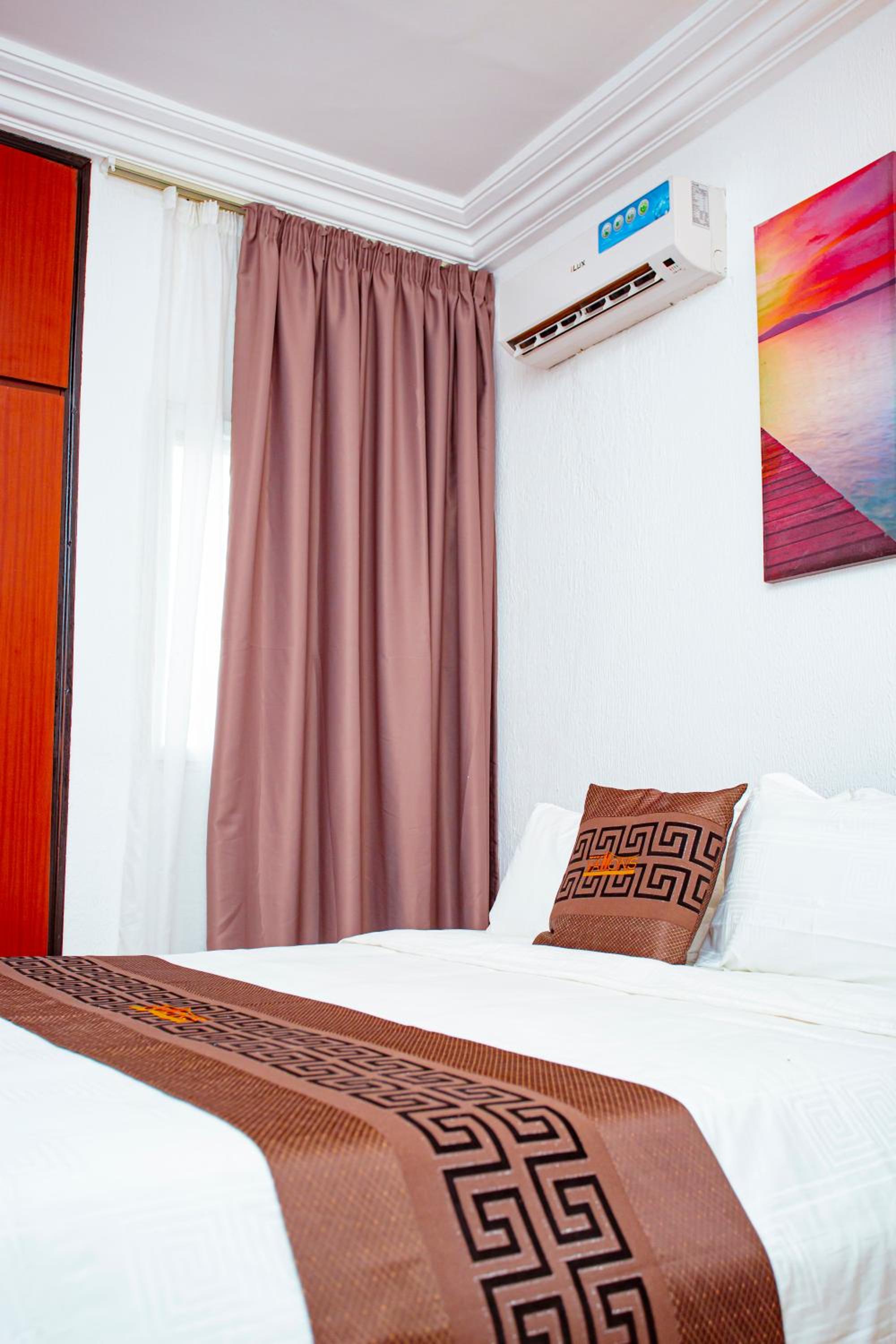 Deluxe Family Suite photo 3