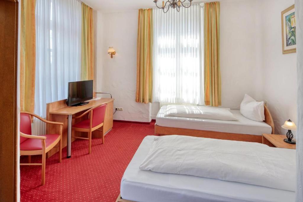 Double Room with Private Bathroom - Photo 4