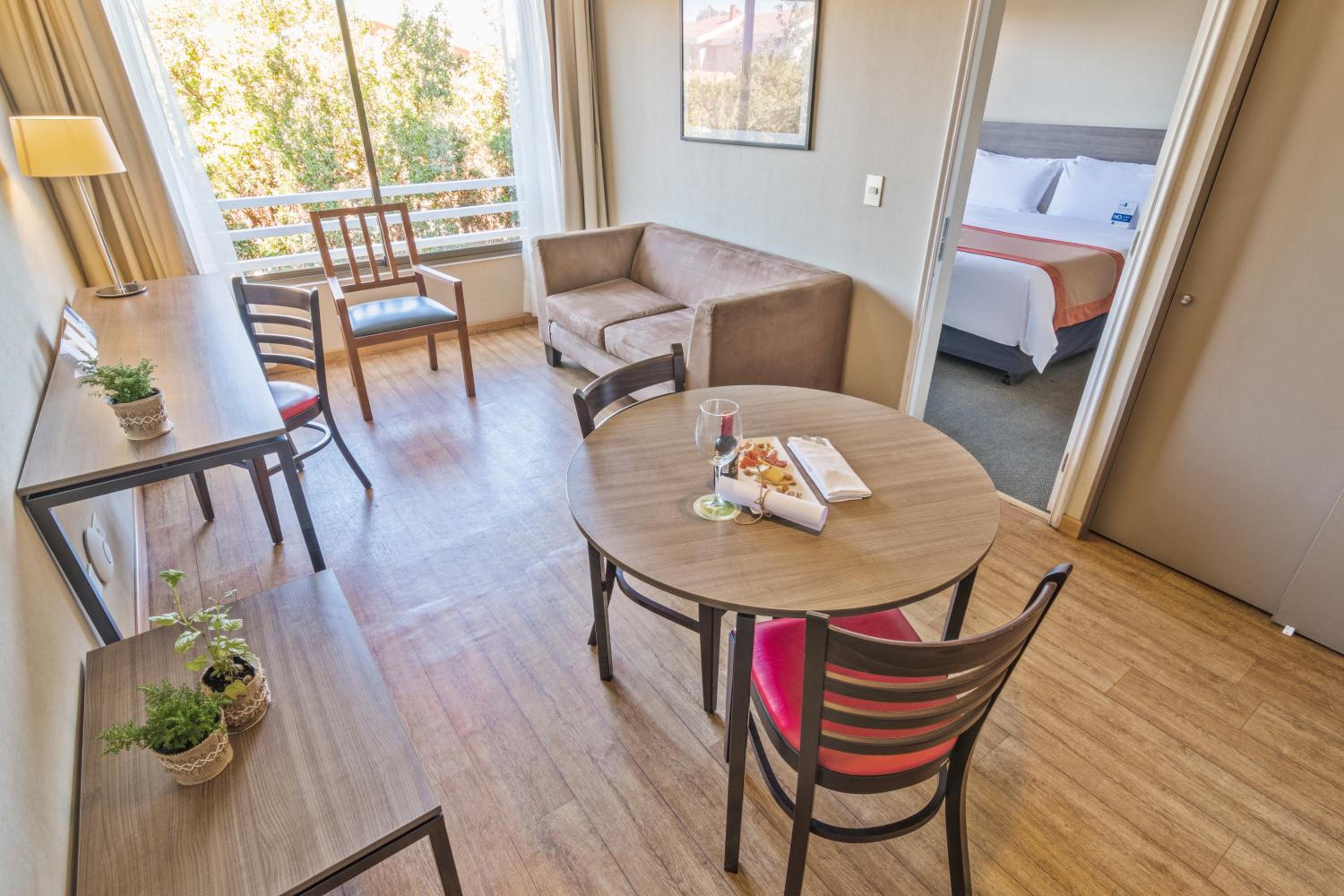 Junior Suite with Queen Bed