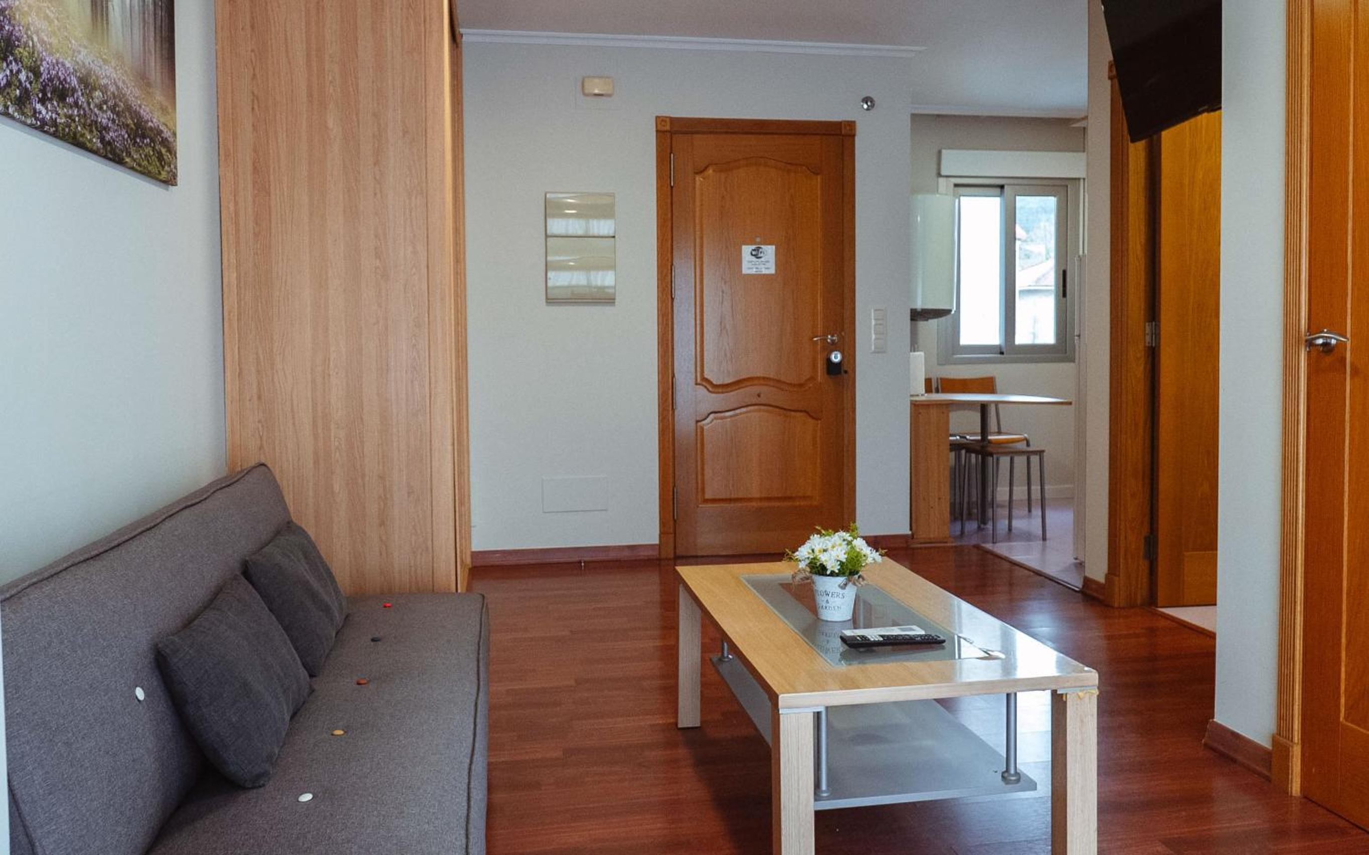 Apartment with Balcony - Photo 6