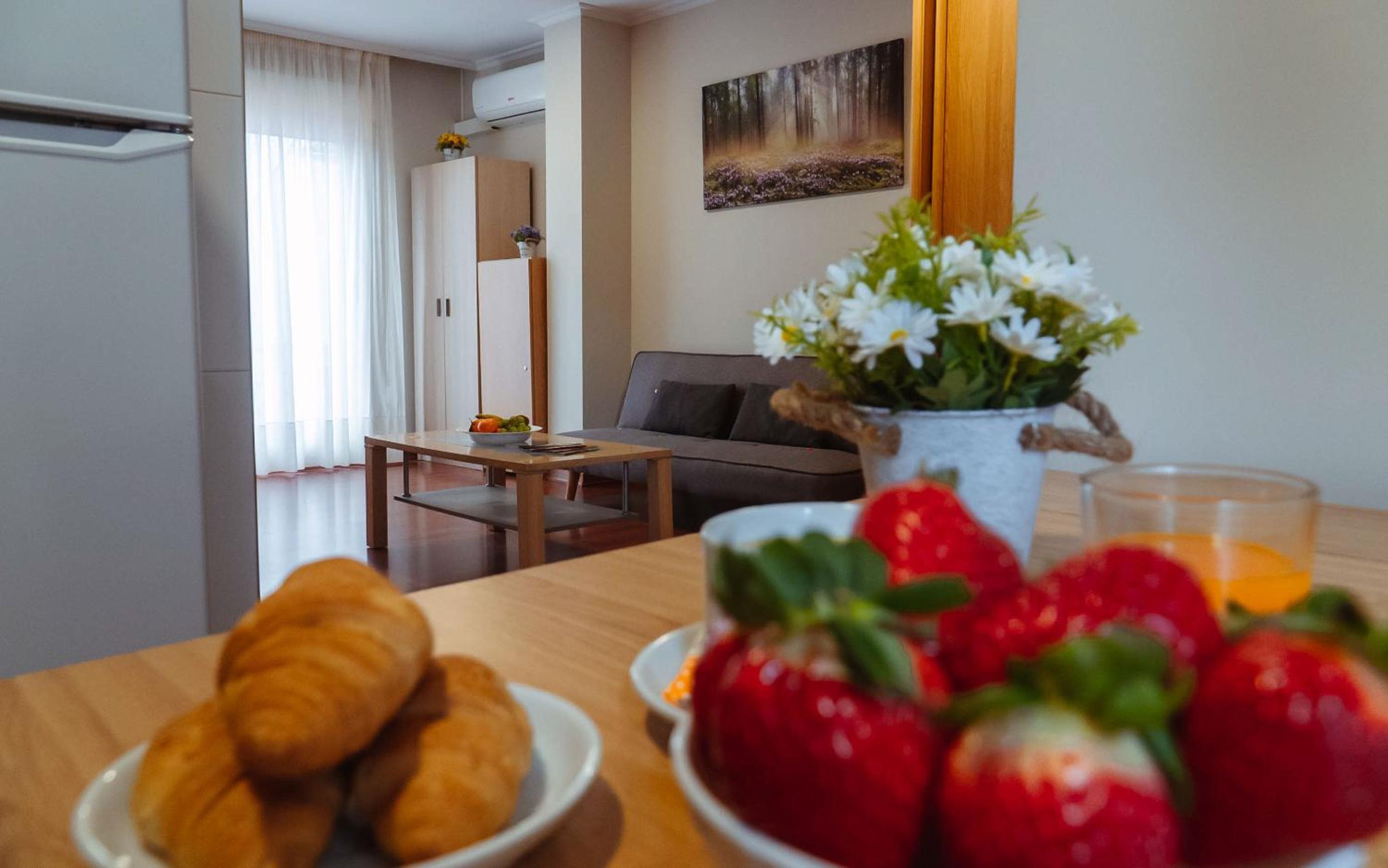 Apartment with Balcony - Photo 9