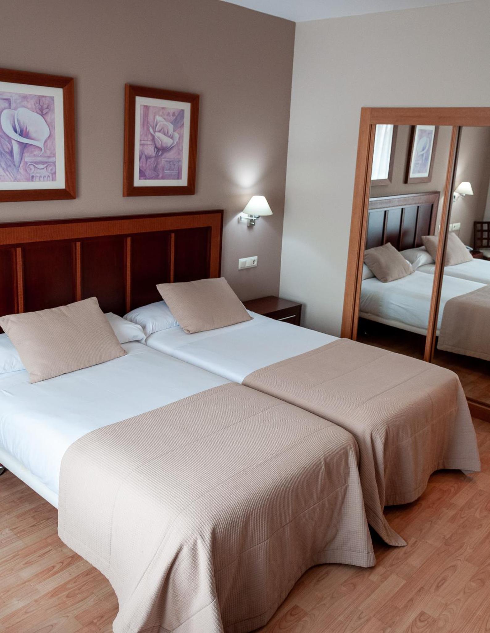 Habitación Doble con Dos Camas