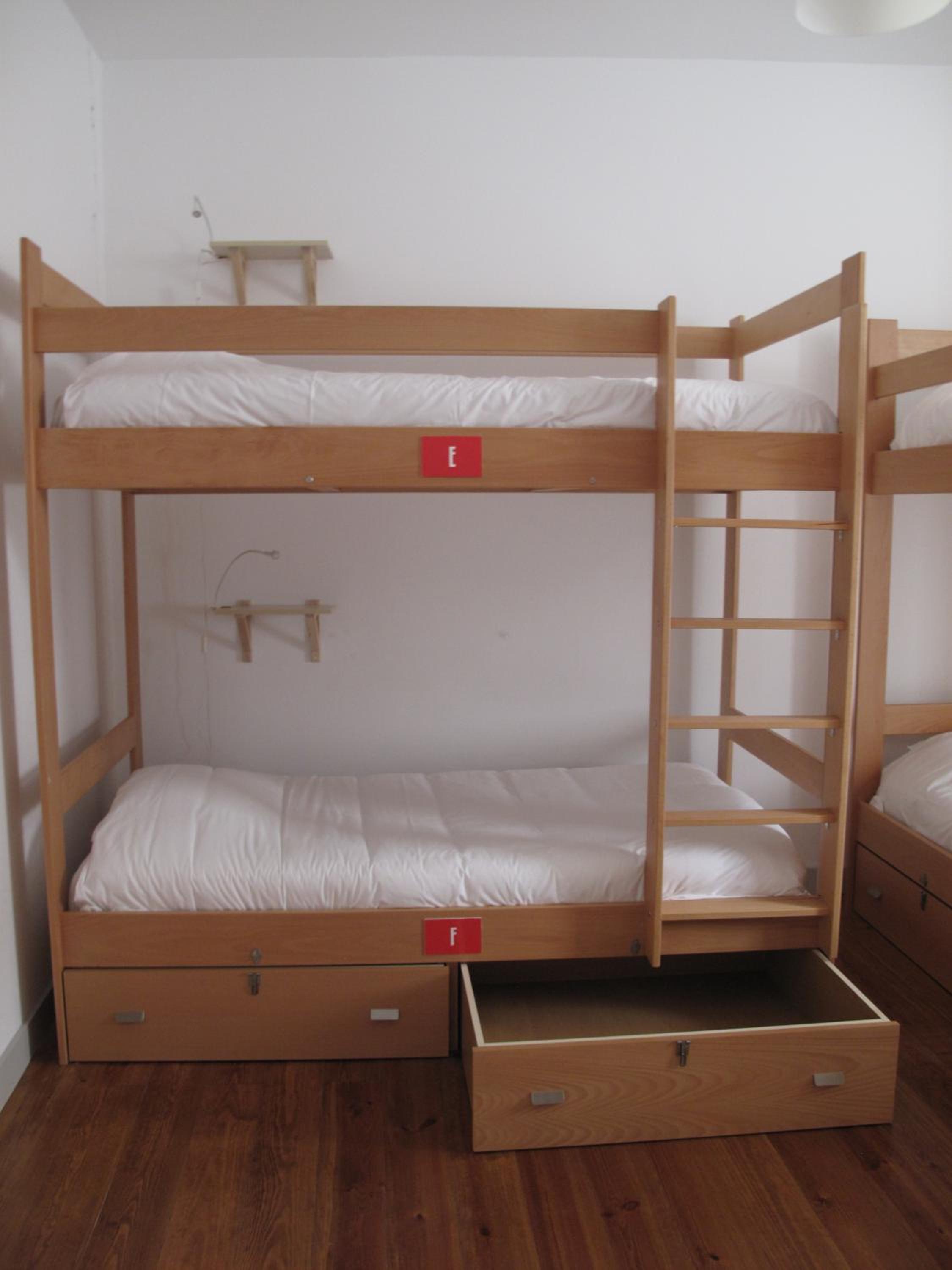 Bed in 10-Bed Mixed Dormitory Room photo 1