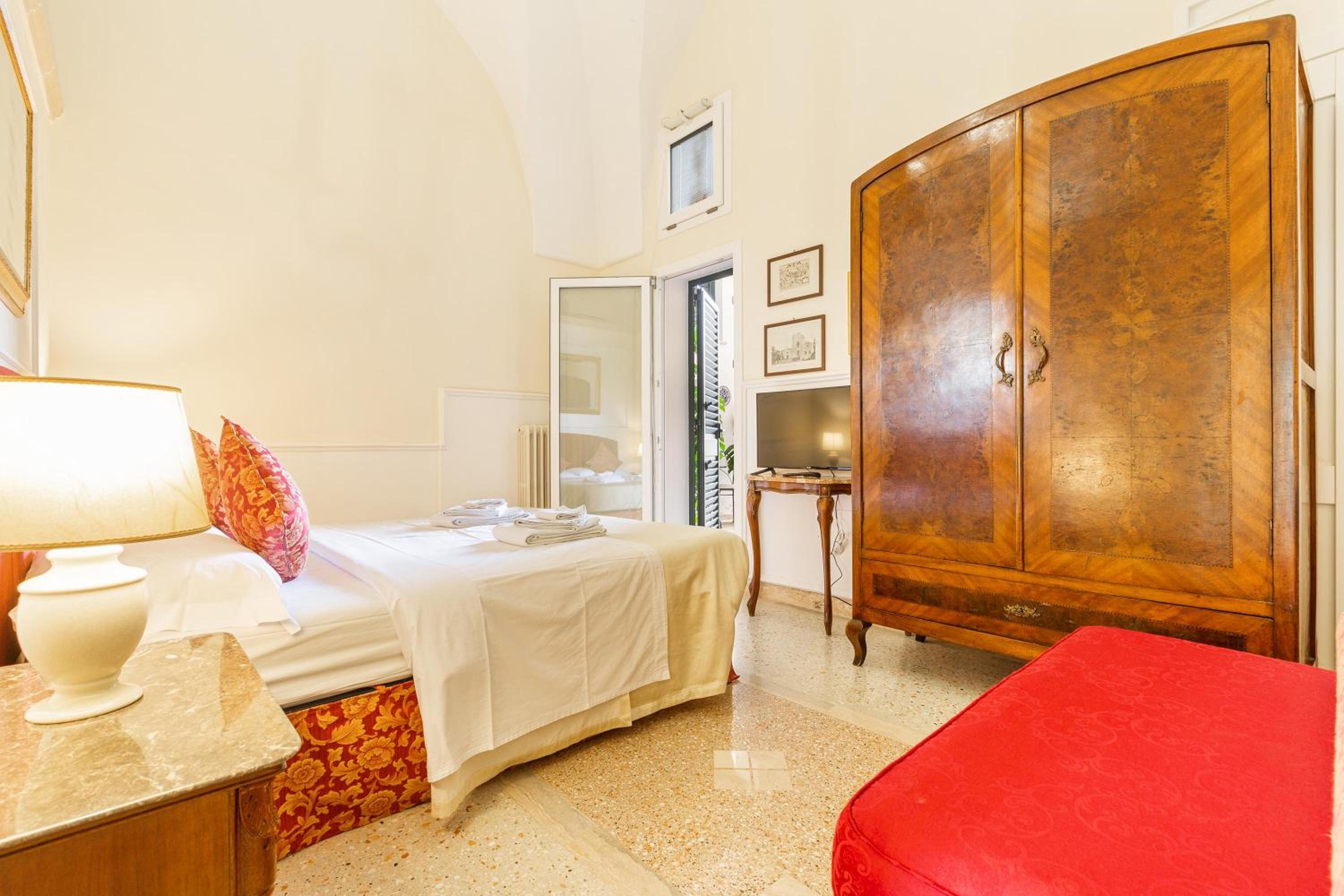 Double Room with Private Bathroom photo 1