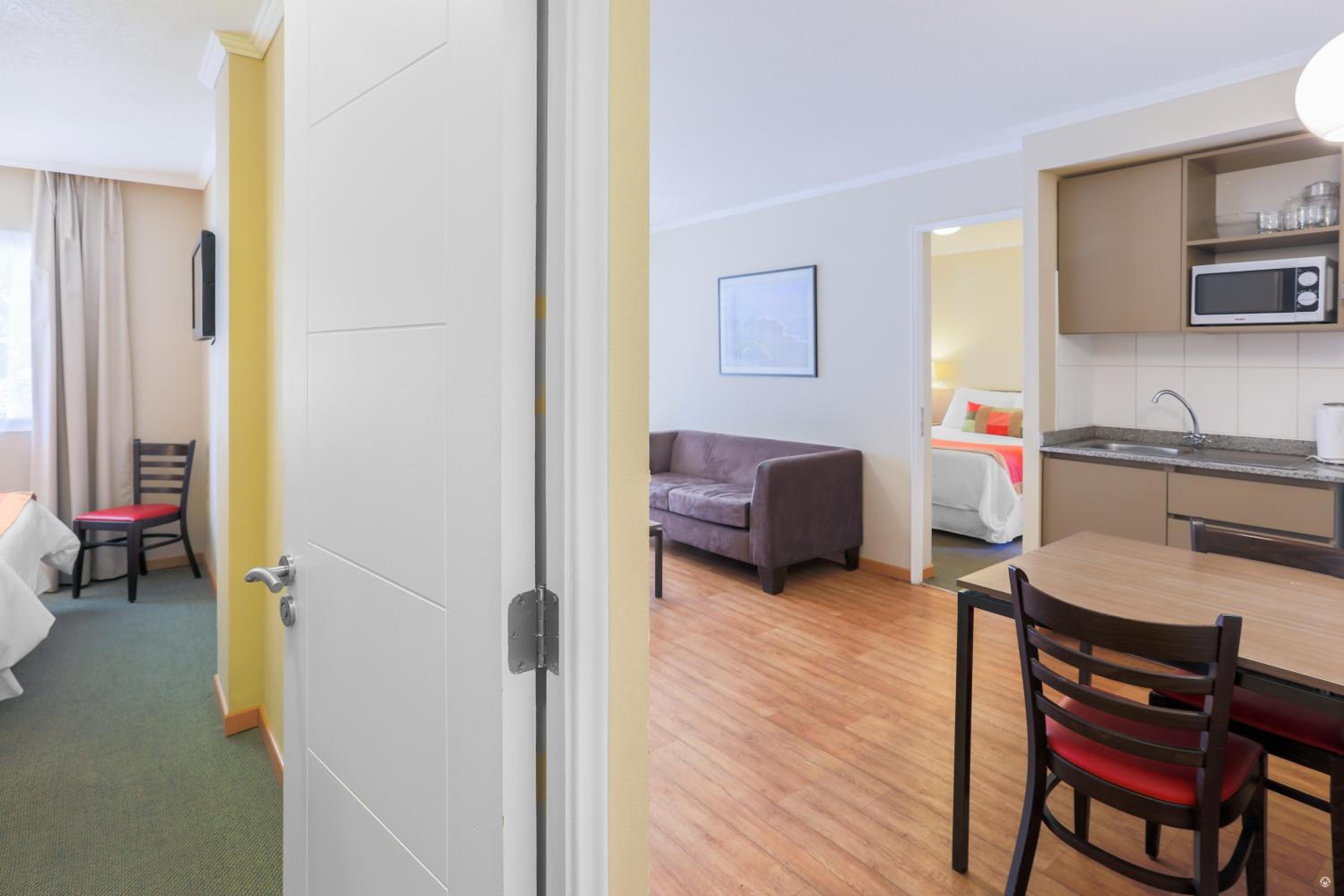 Two-Bedroom Suite with Two Queen Beds photo 3