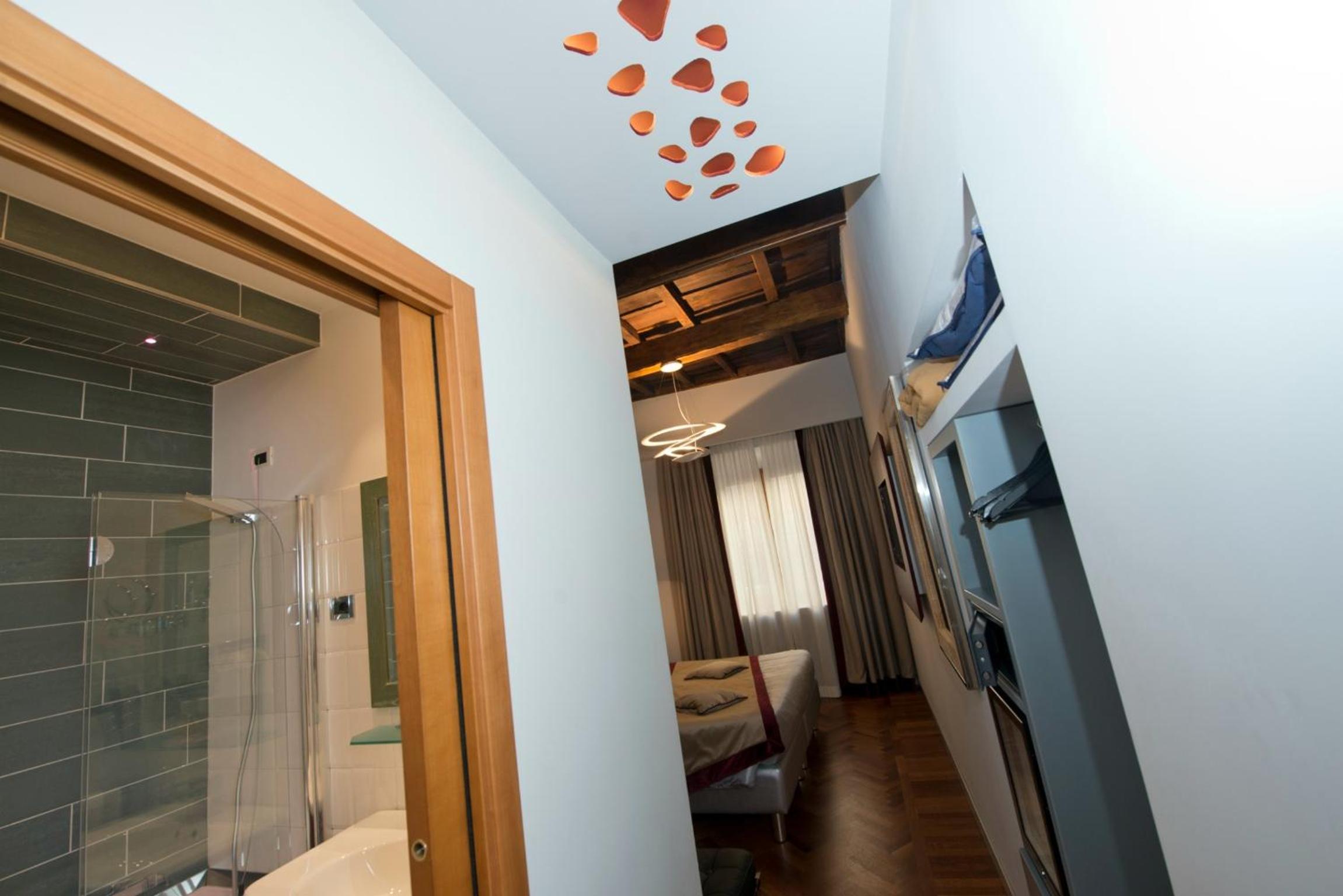 Deluxe Double or Twin Room with Spa Bath photo 2