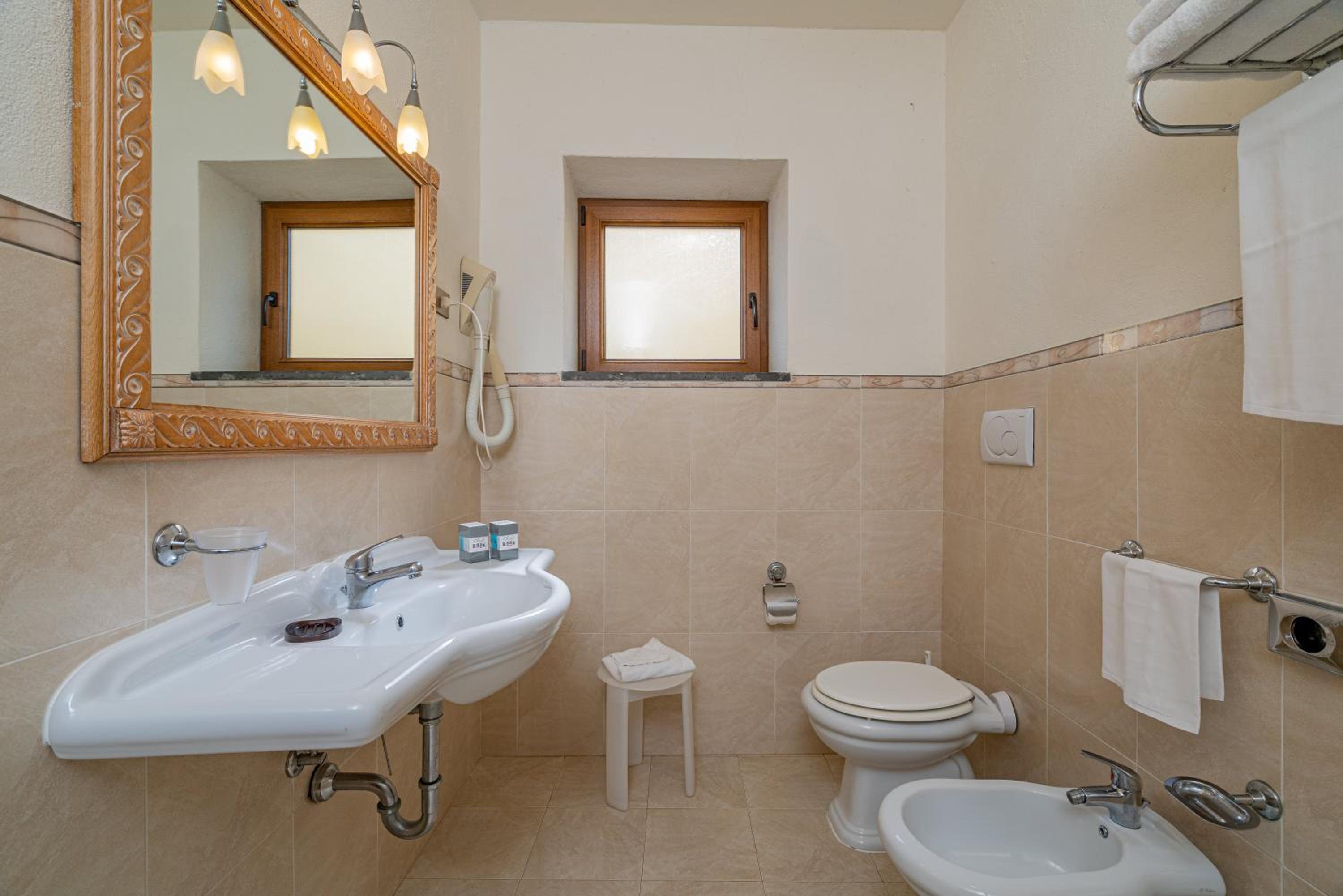 Double or Twin Room - Photo 33