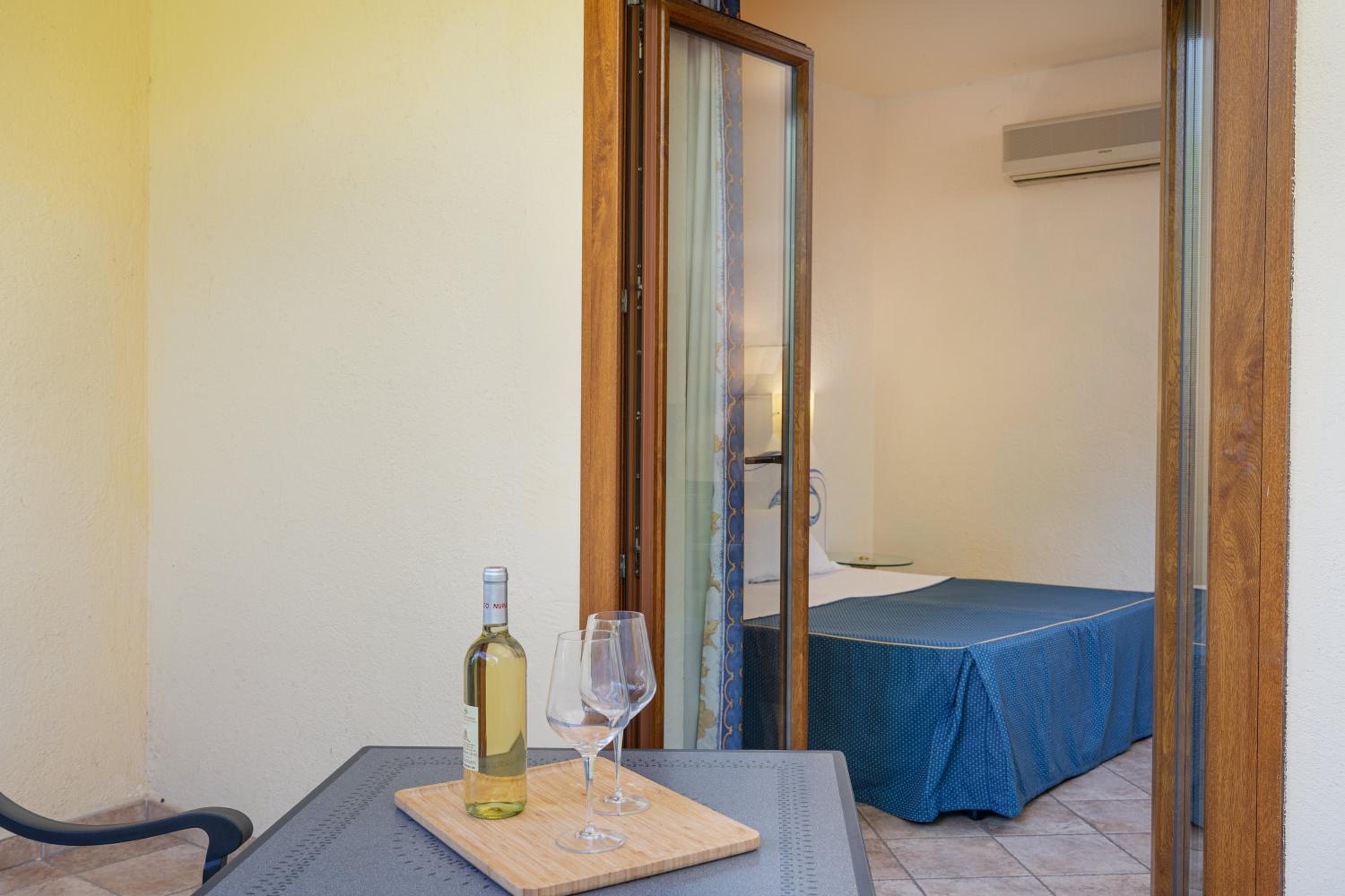 Double or Twin Room - Photo 17