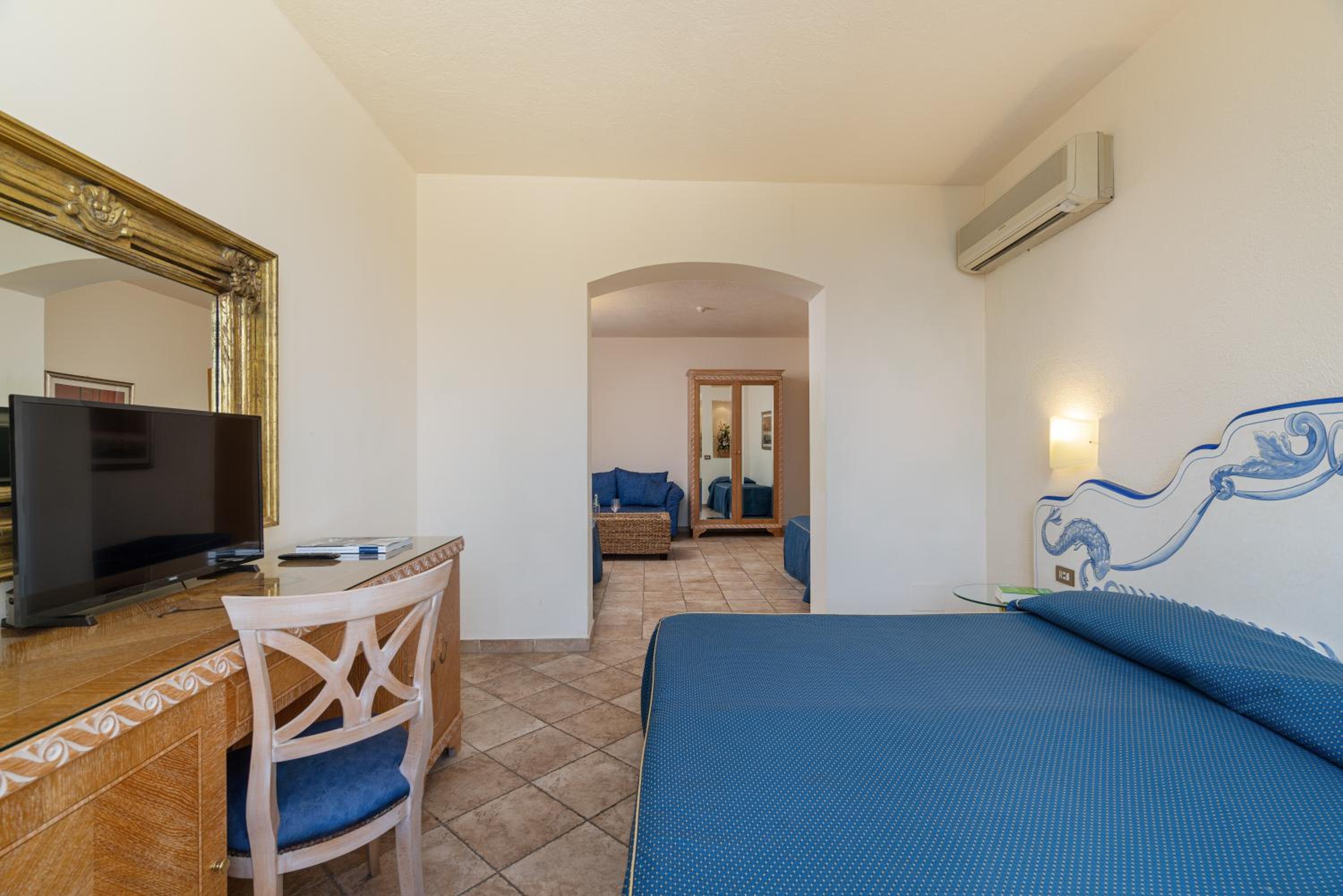 Superior Quadruple Room - Photo 1