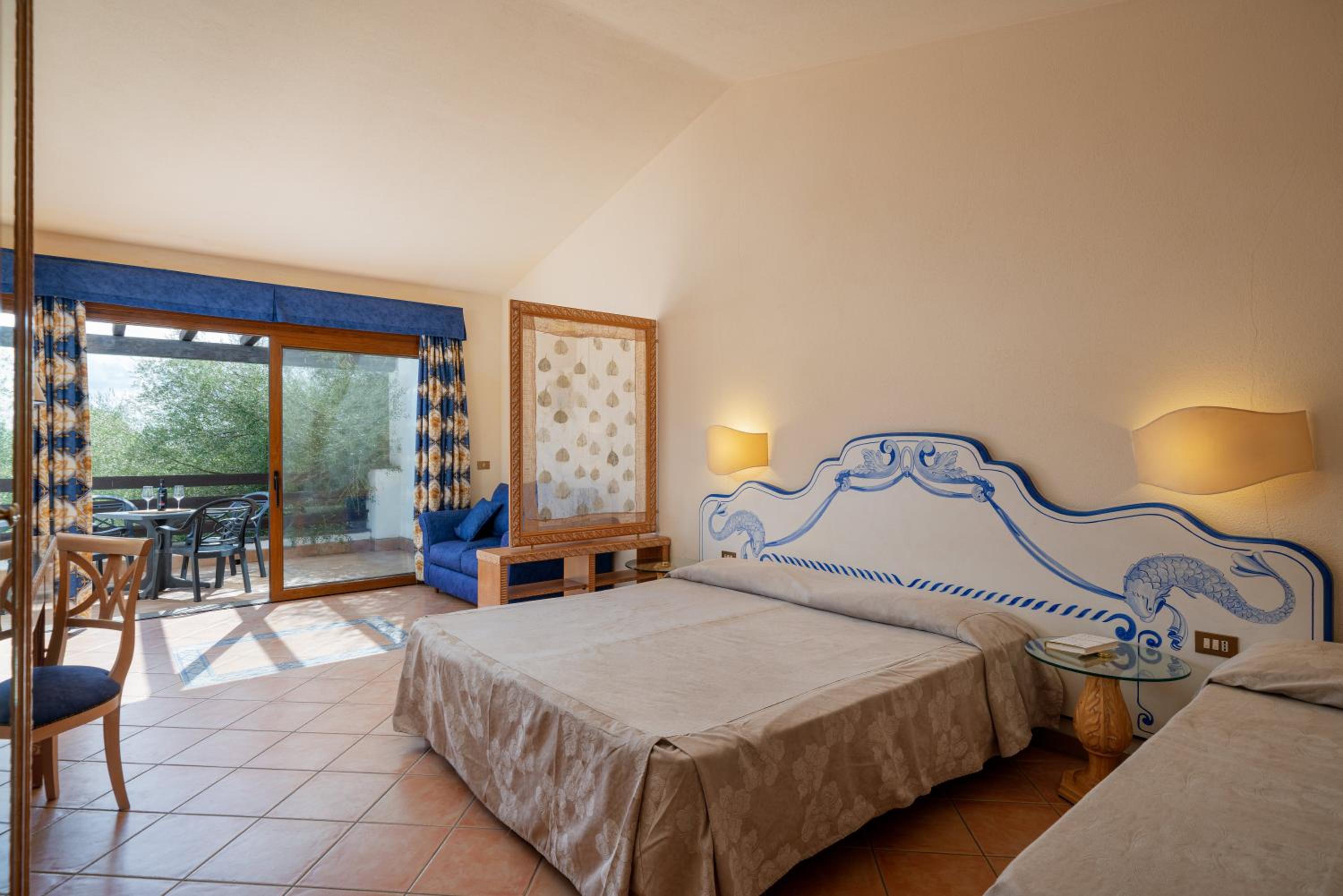 Quadruple Room - Photo 23
