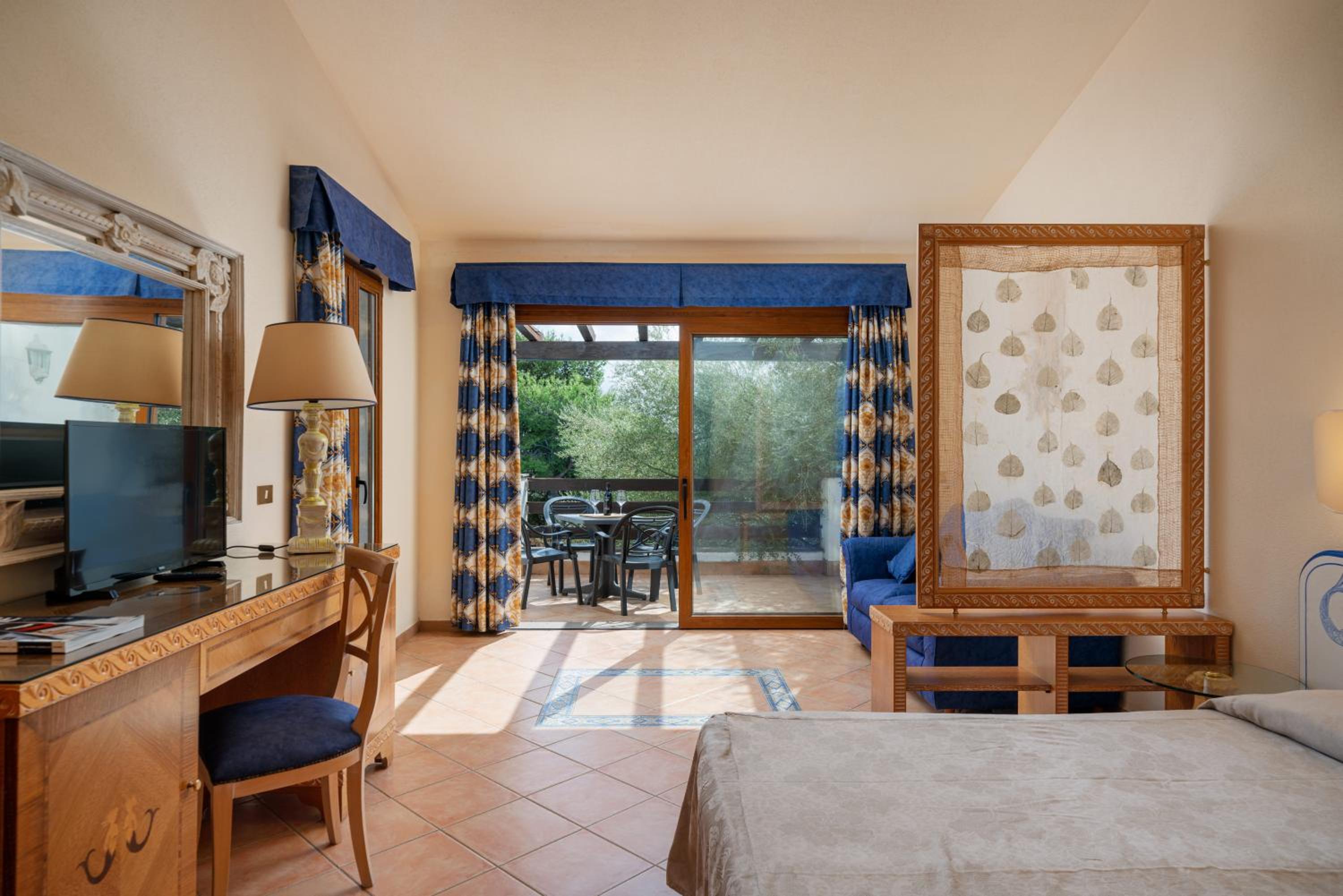 Superior Double or Twin Room - Photo 1
