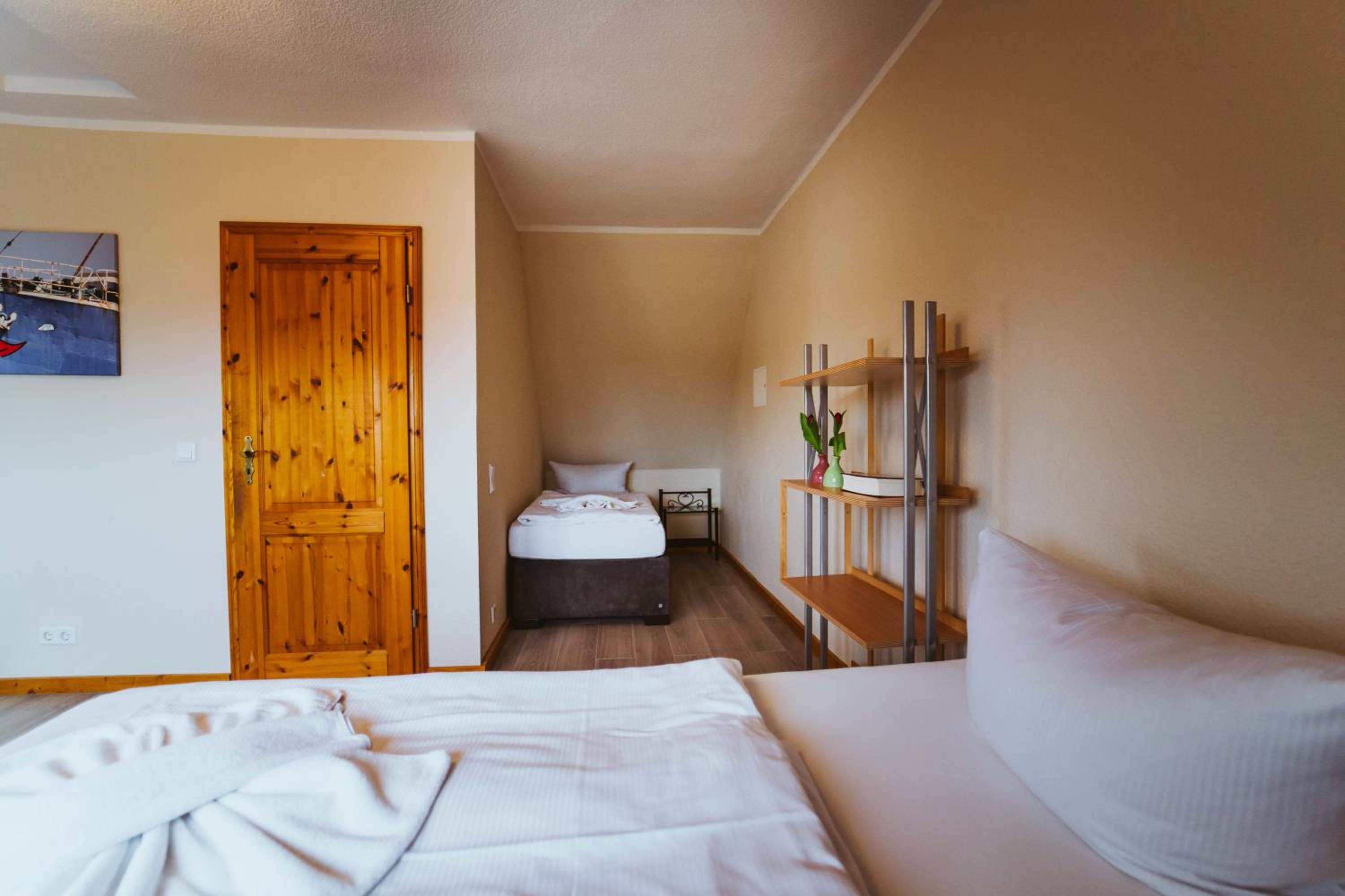 Four-Bedroom Apartment thumbnail 6