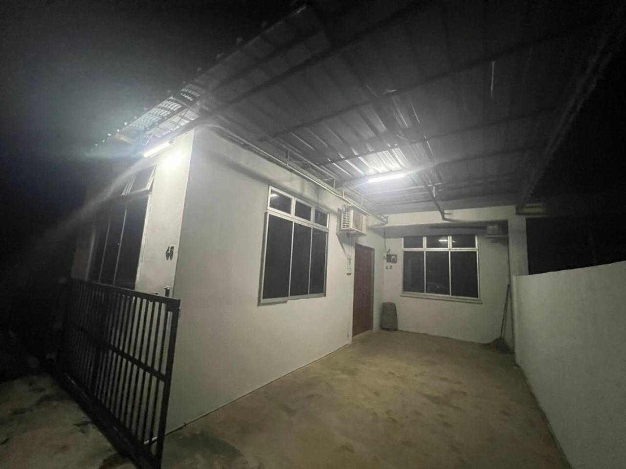Three-Bedroom House photo 2