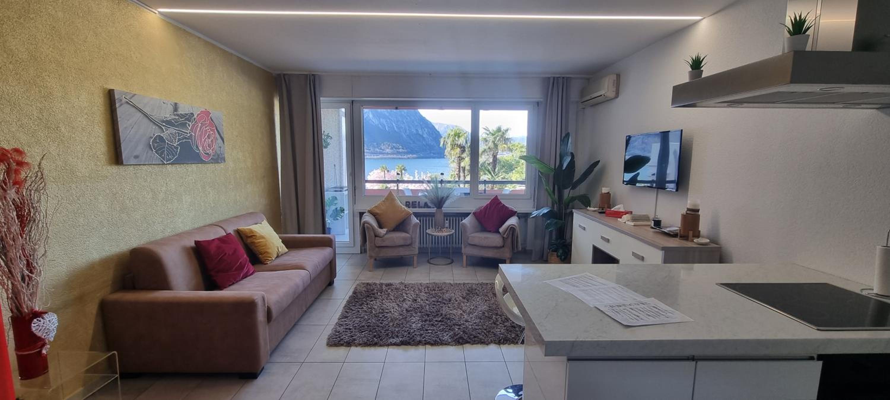 Apartment with Lake View - Photo 13