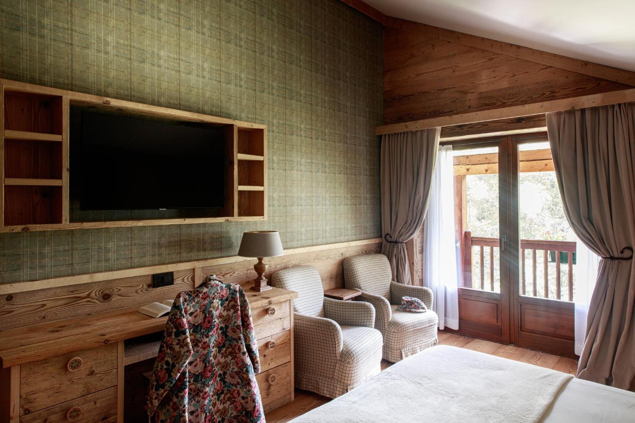 Double Room with Balcony - Photo 3