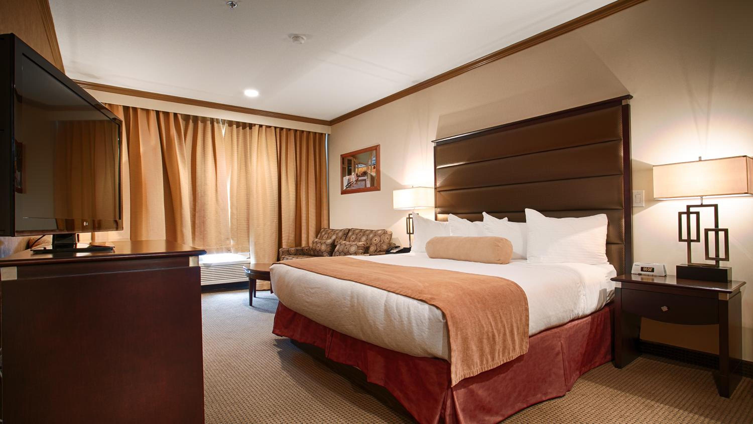 King Room with Sofa Bed - Non-Smoking