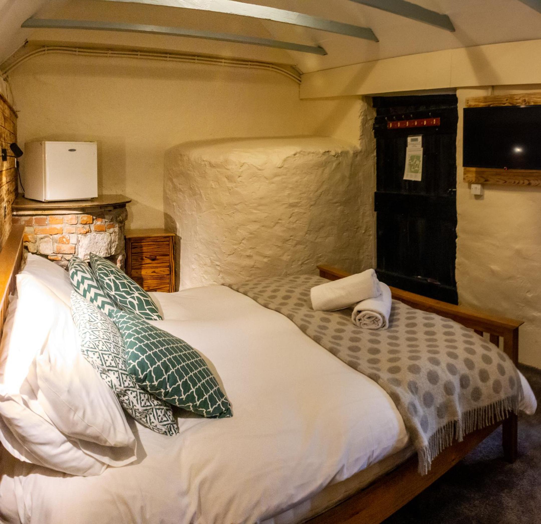 Rustic King photo 3