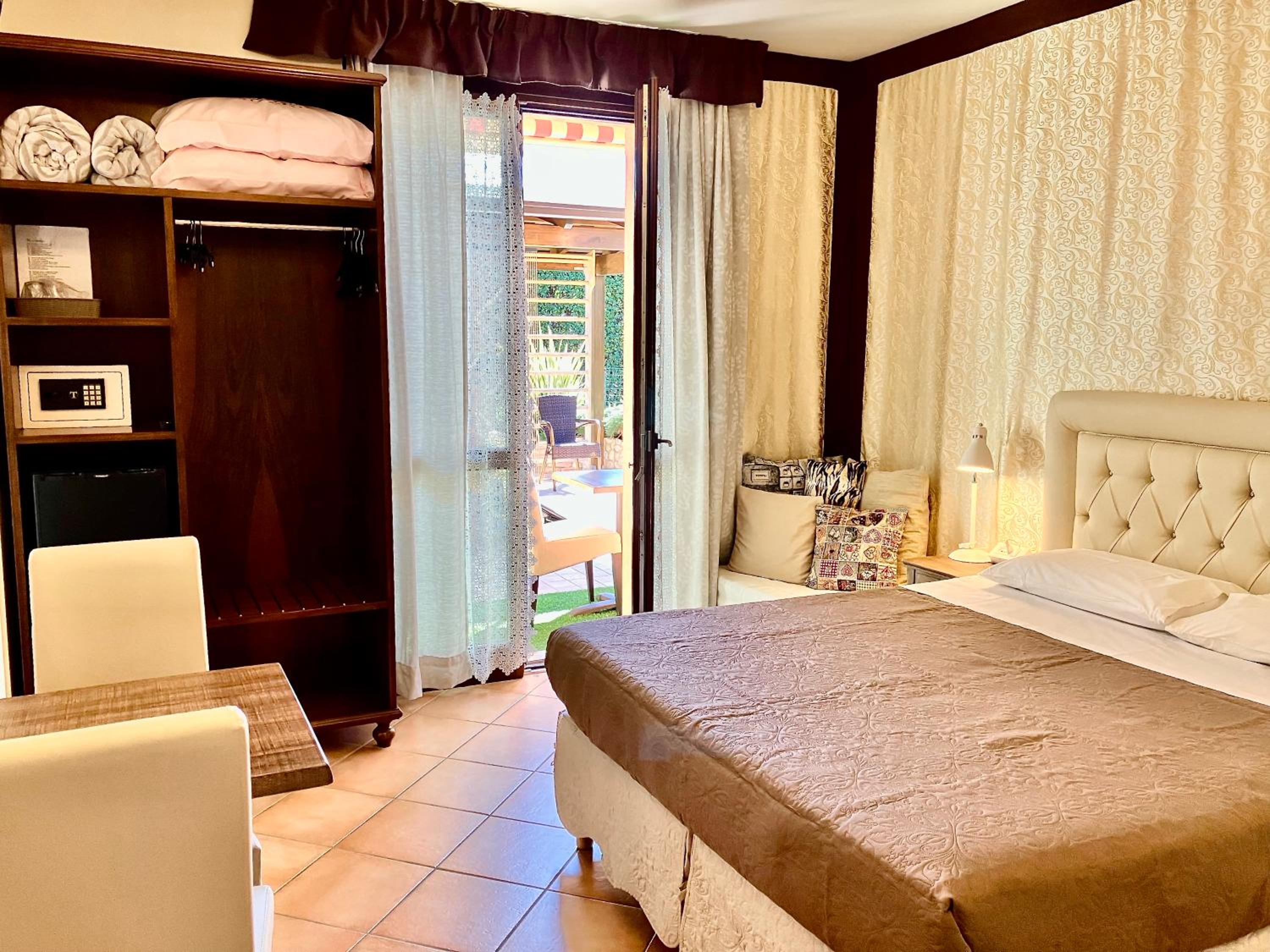 Deluxe Double or Twin Room with Spa Bath - Photo 38