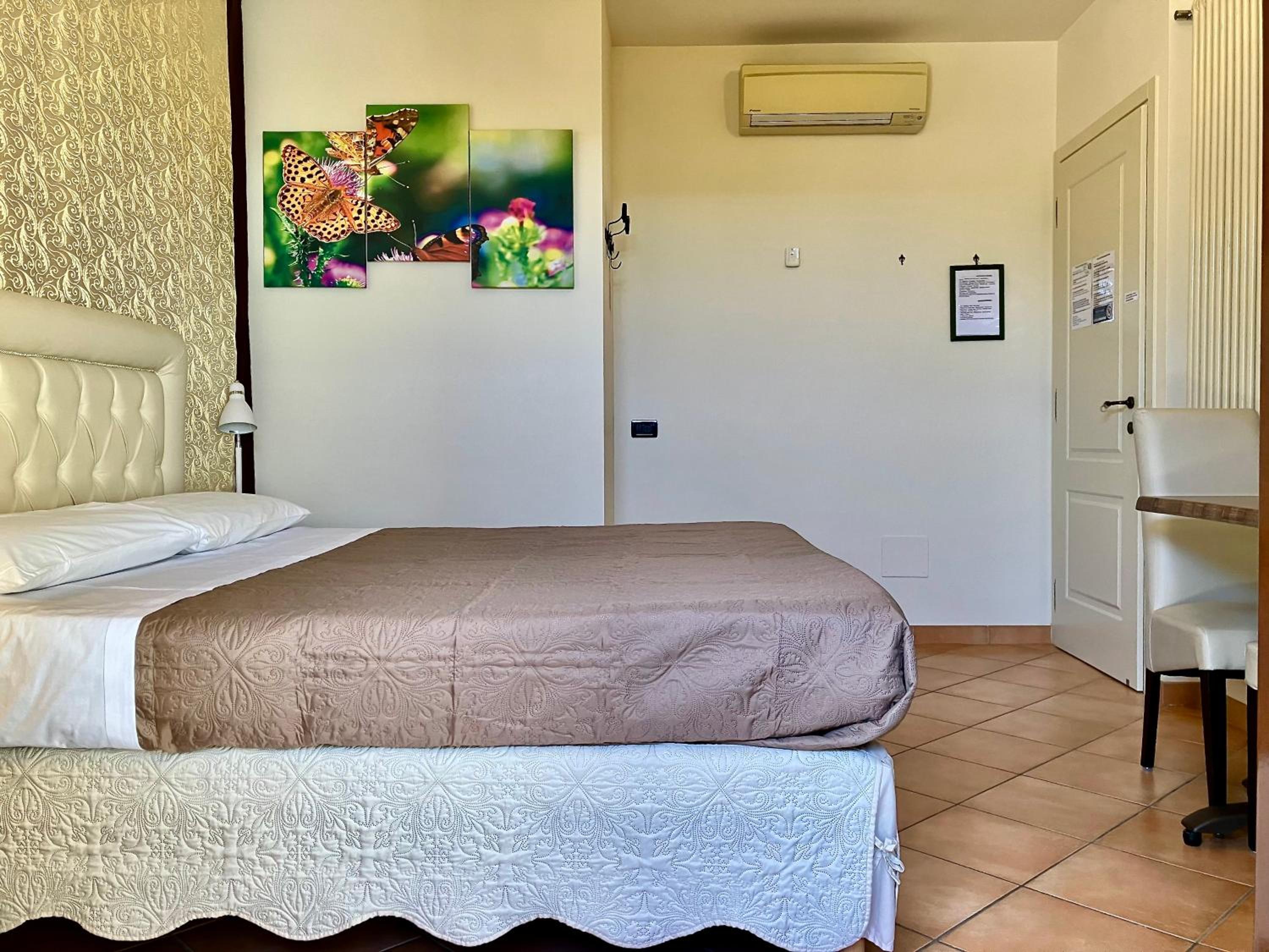 Deluxe Double or Twin Room with Spa Bath - Photo 34