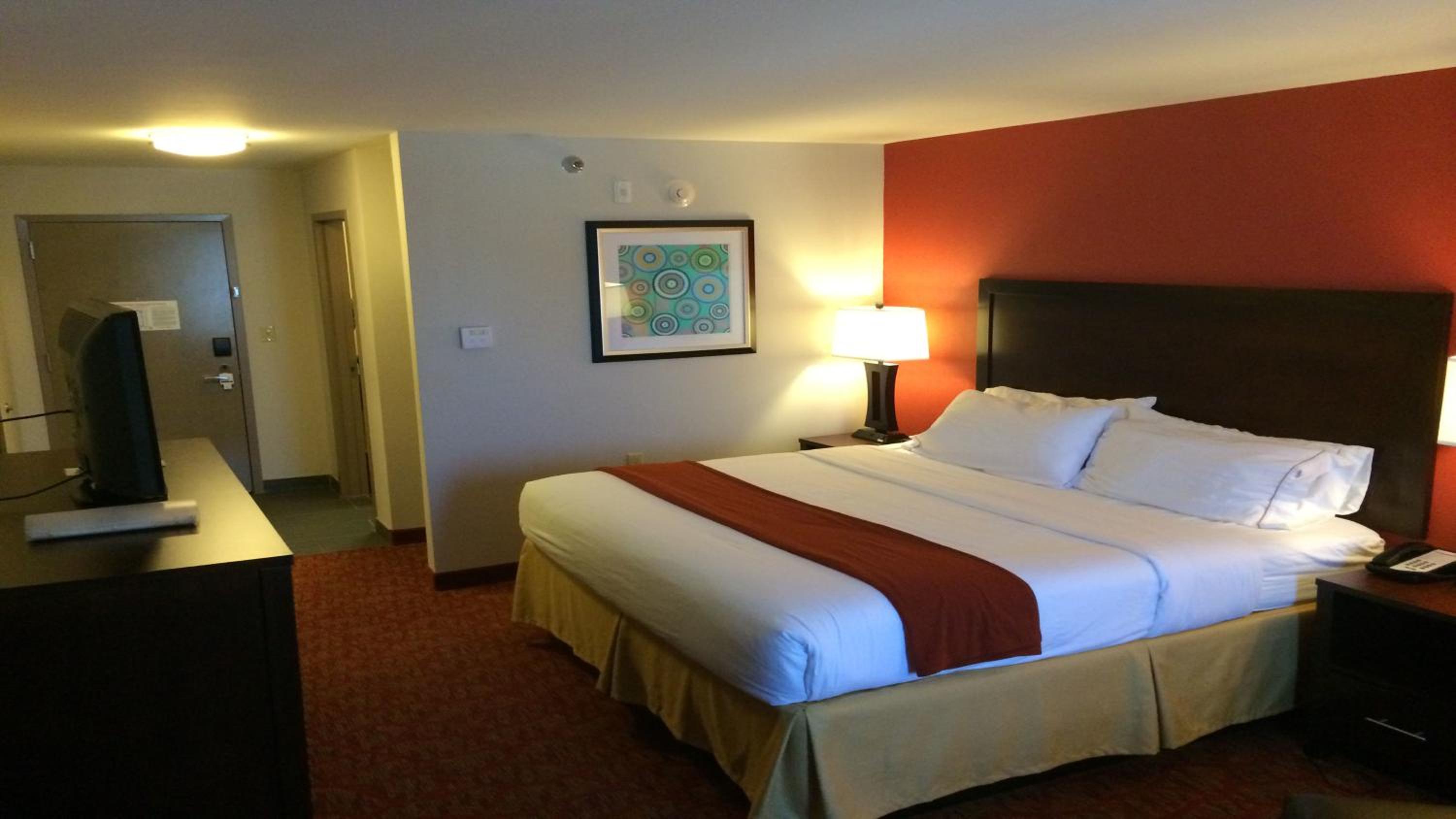 Standard King Room - Communications Accessible photo 3
