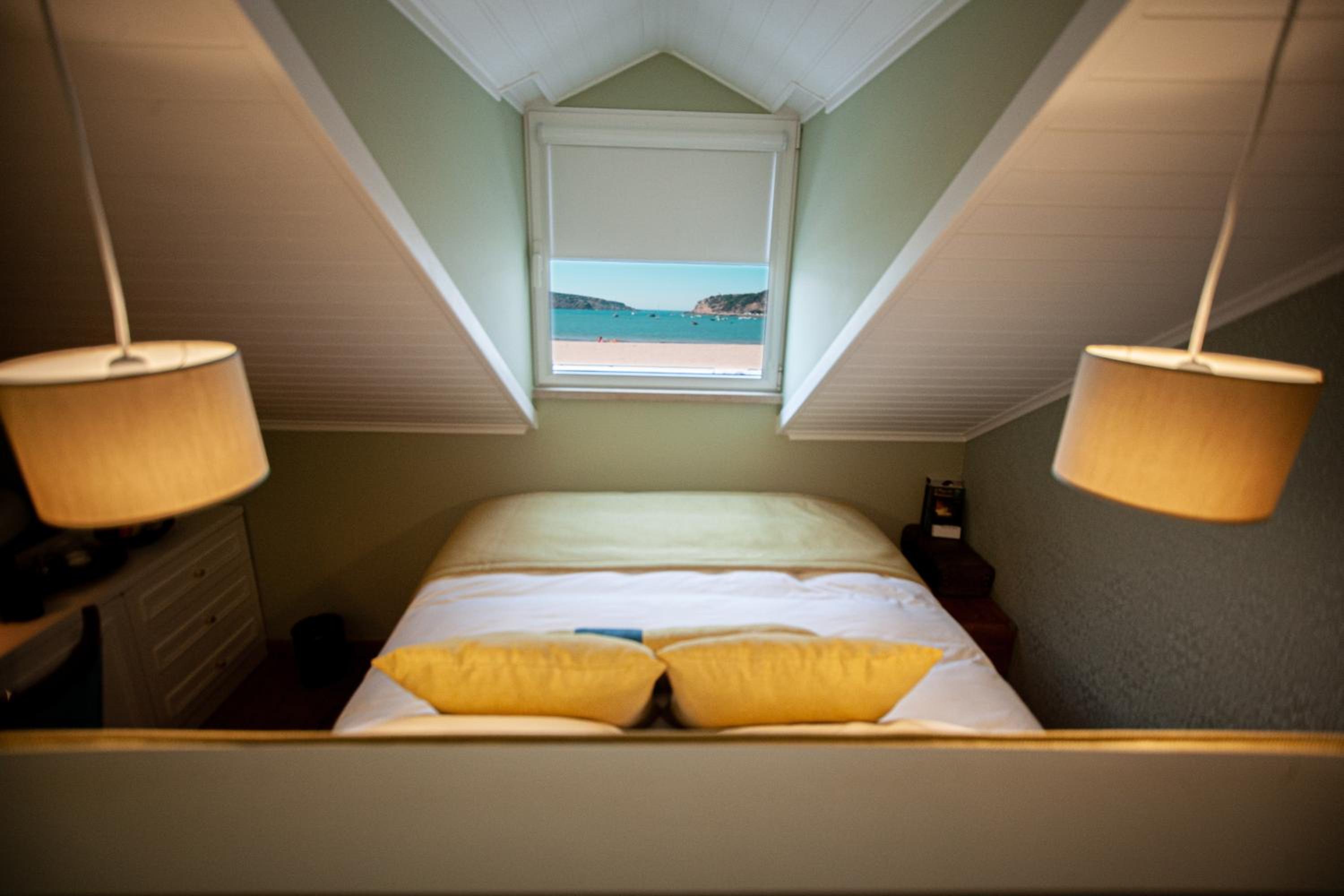Queen Room with Sea View - Photo 2
