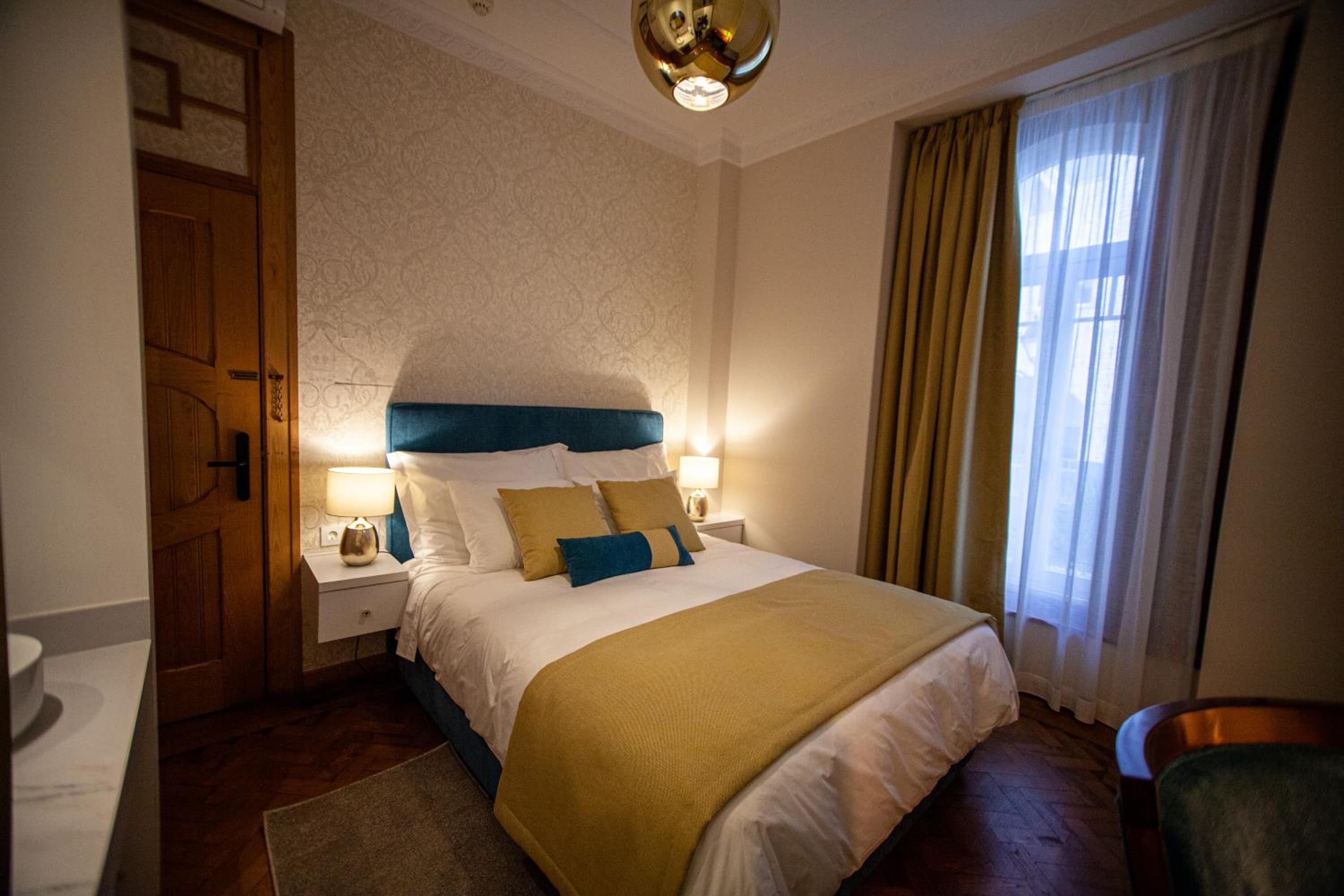 Deluxe Double Room with Side Sea View - Photo 2