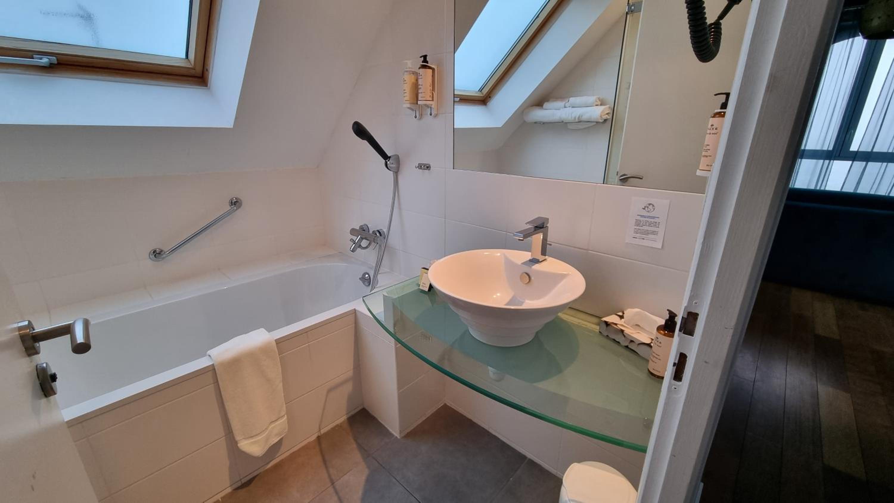 Suite with Sea View - Photo 5