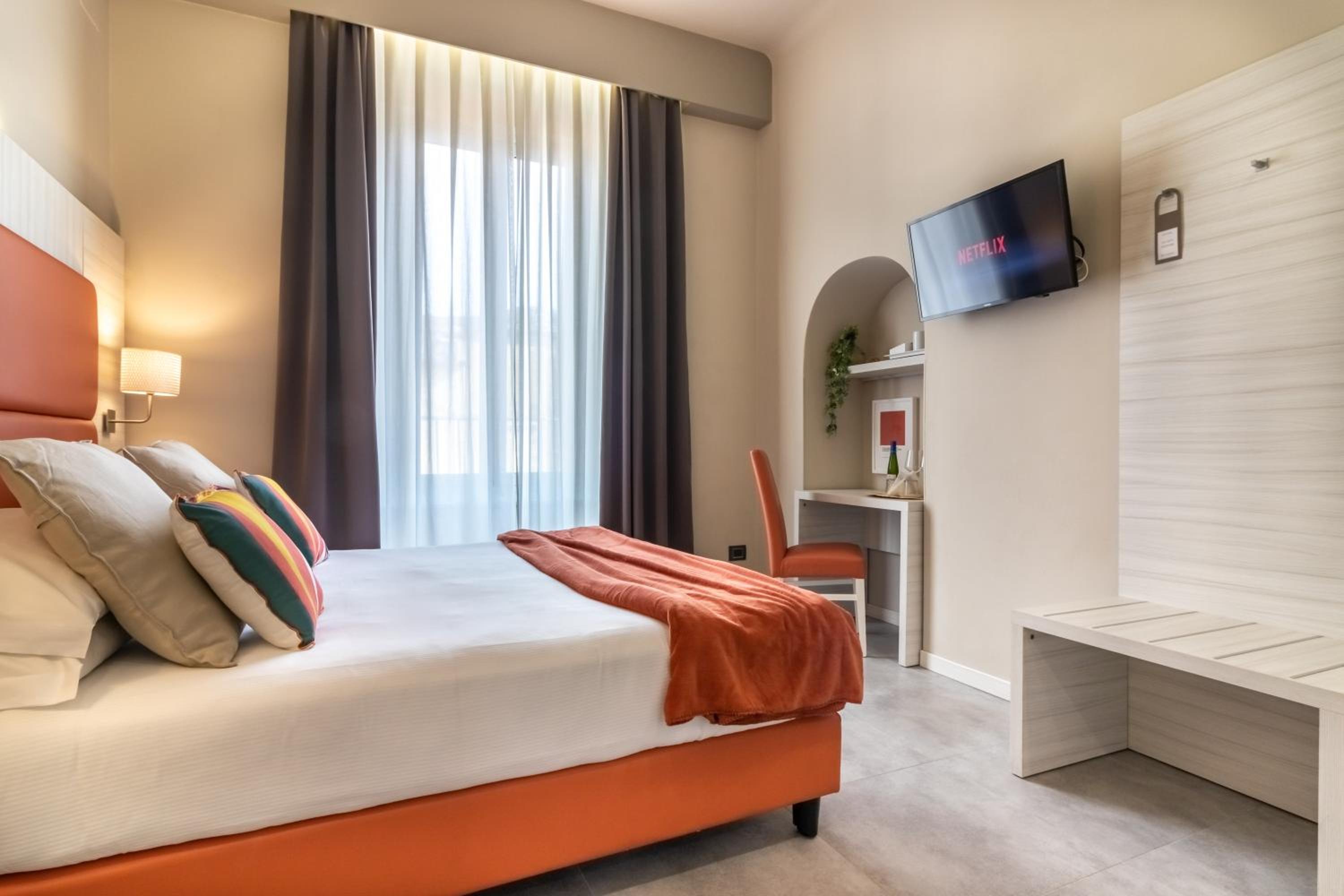 Standard Double or Twin Room photo 1