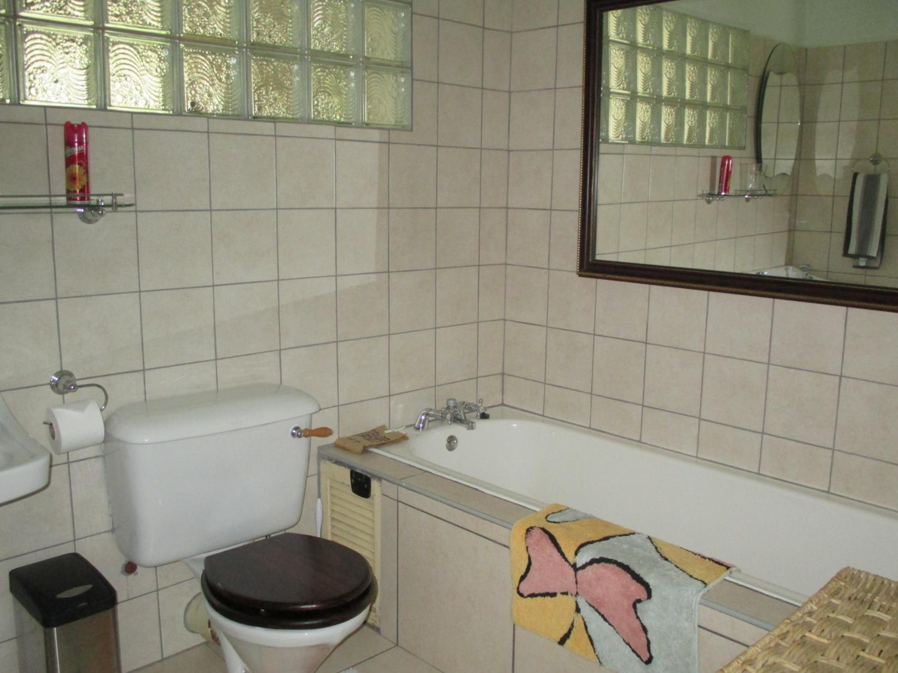 Queen Room with Garden and Pool View - Photo 6