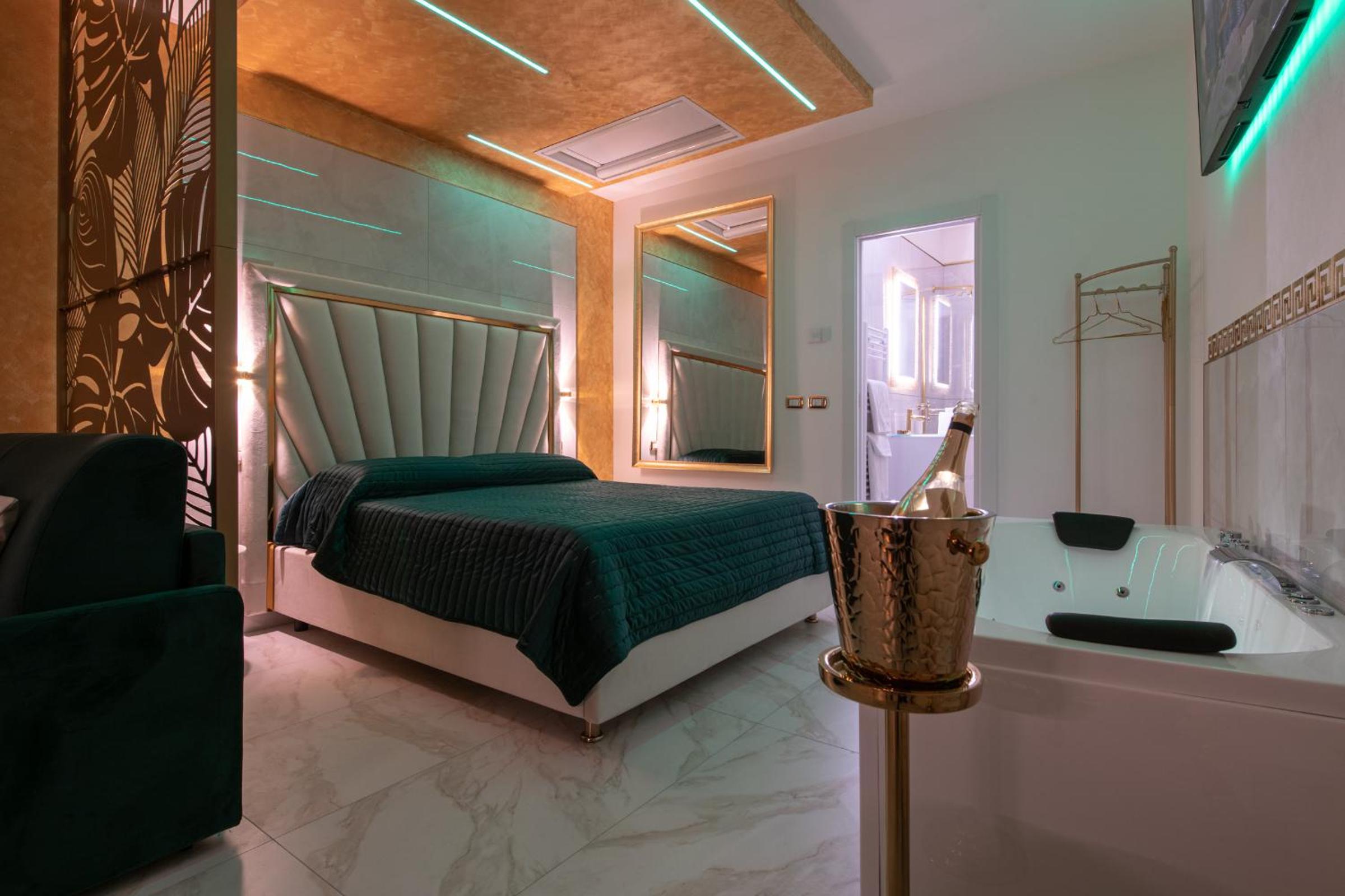 Deluxe Apartment